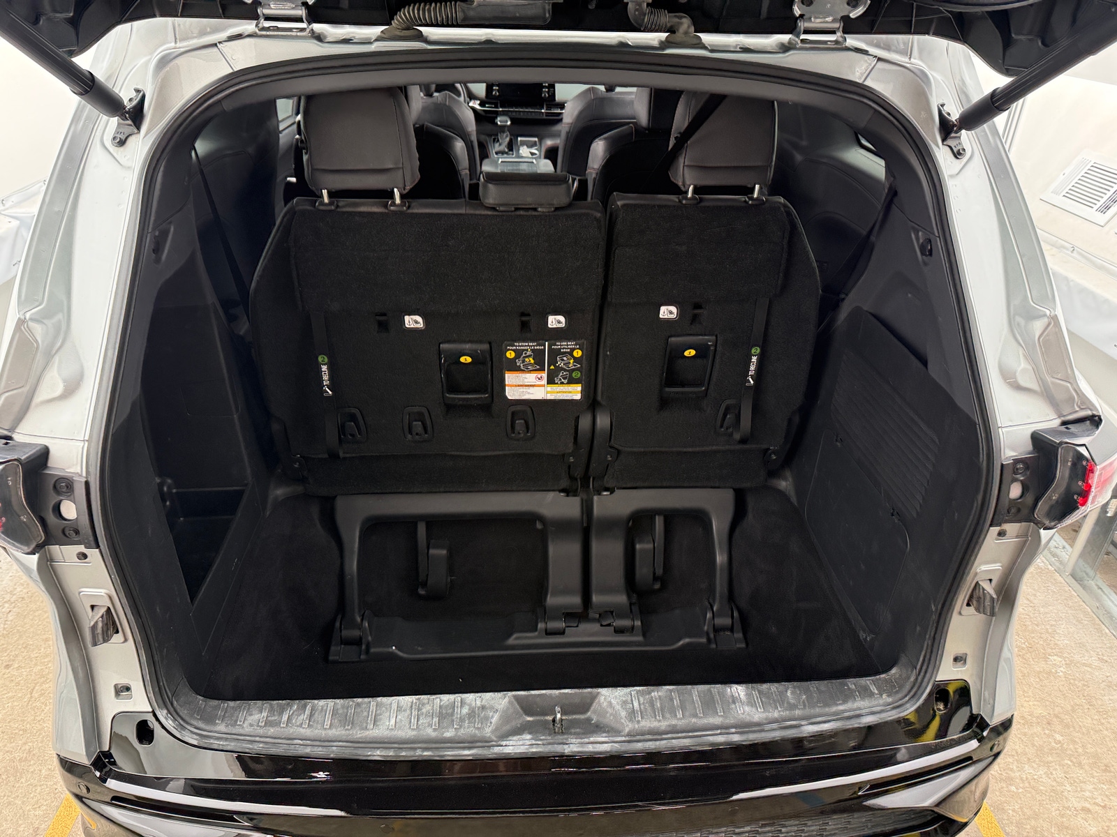 Thumbnail: 2023 Toyota Sienna - 6