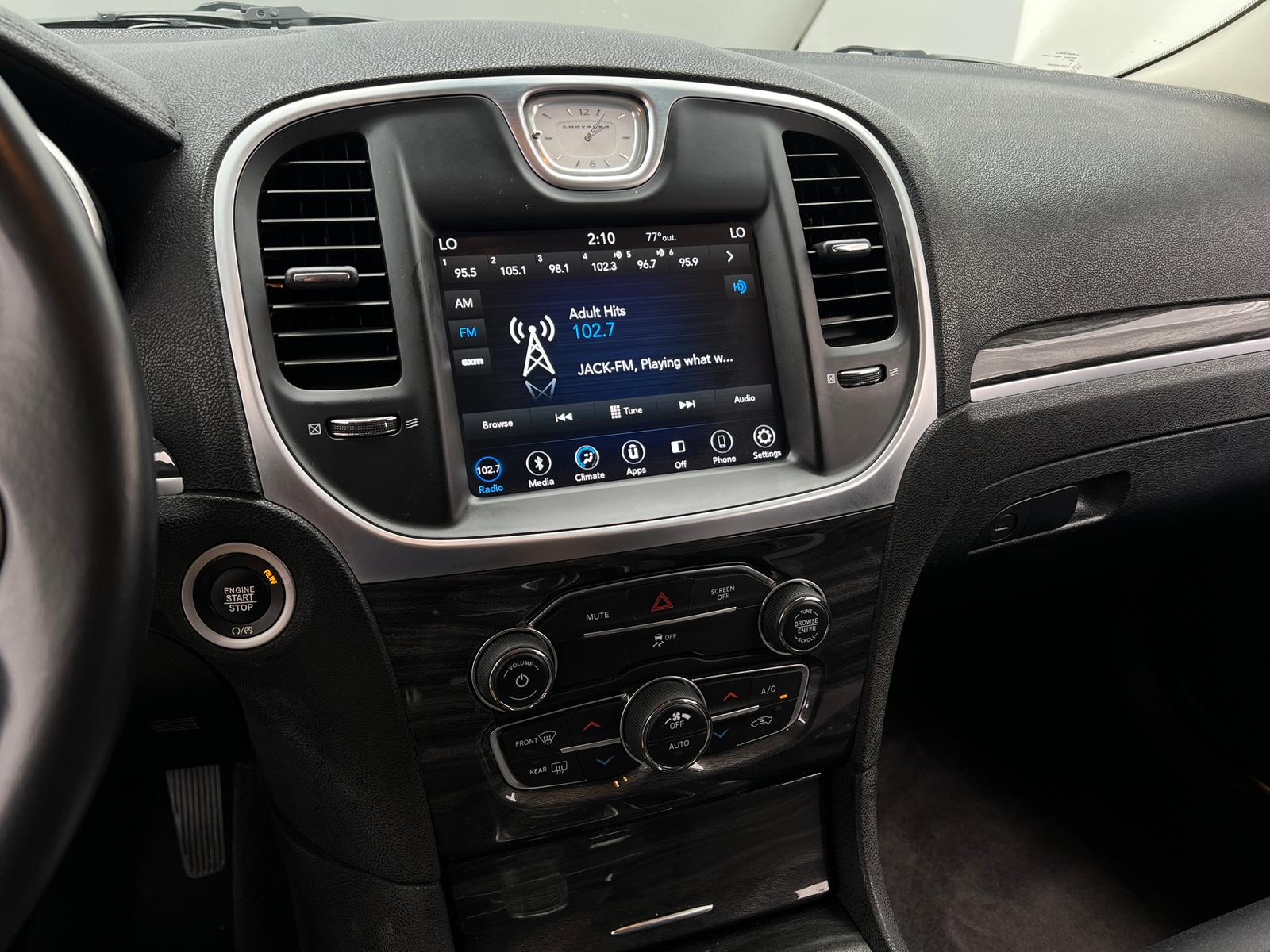 Thumbnail: 2018 Chrysler 300 - 4