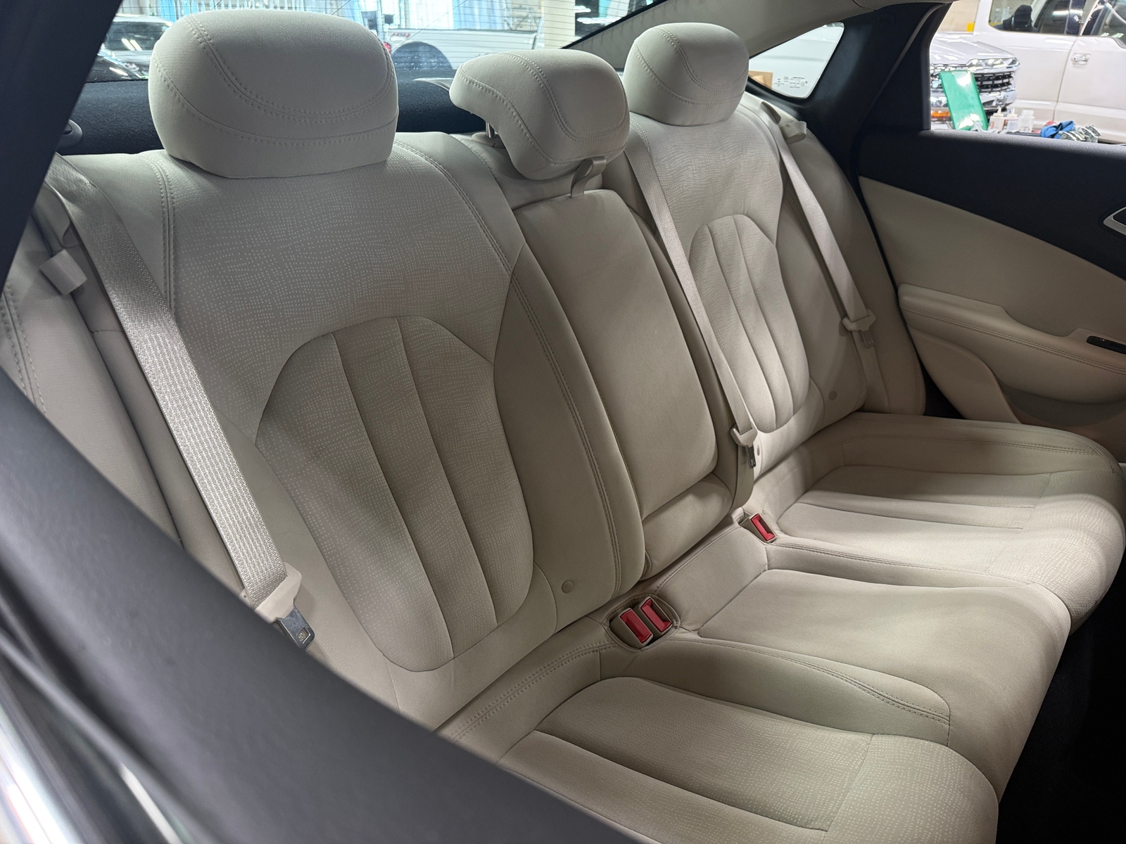 Thumbnail: 2016 Chrysler 200 - 6