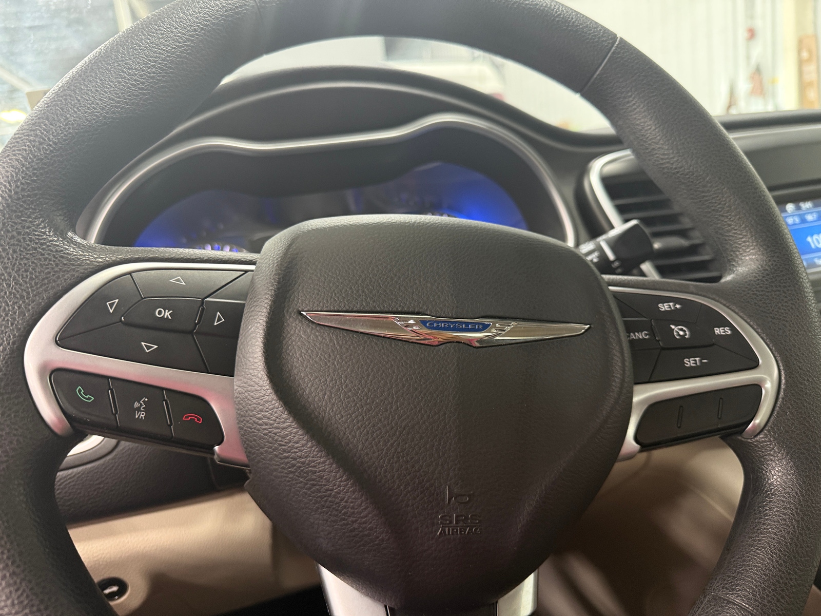 Thumbnail: 2016 Chrysler 200 - 5