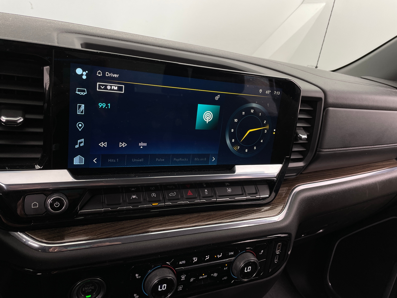 Thumbnail: 2024 Chevrolet Silverado 1500 - 4