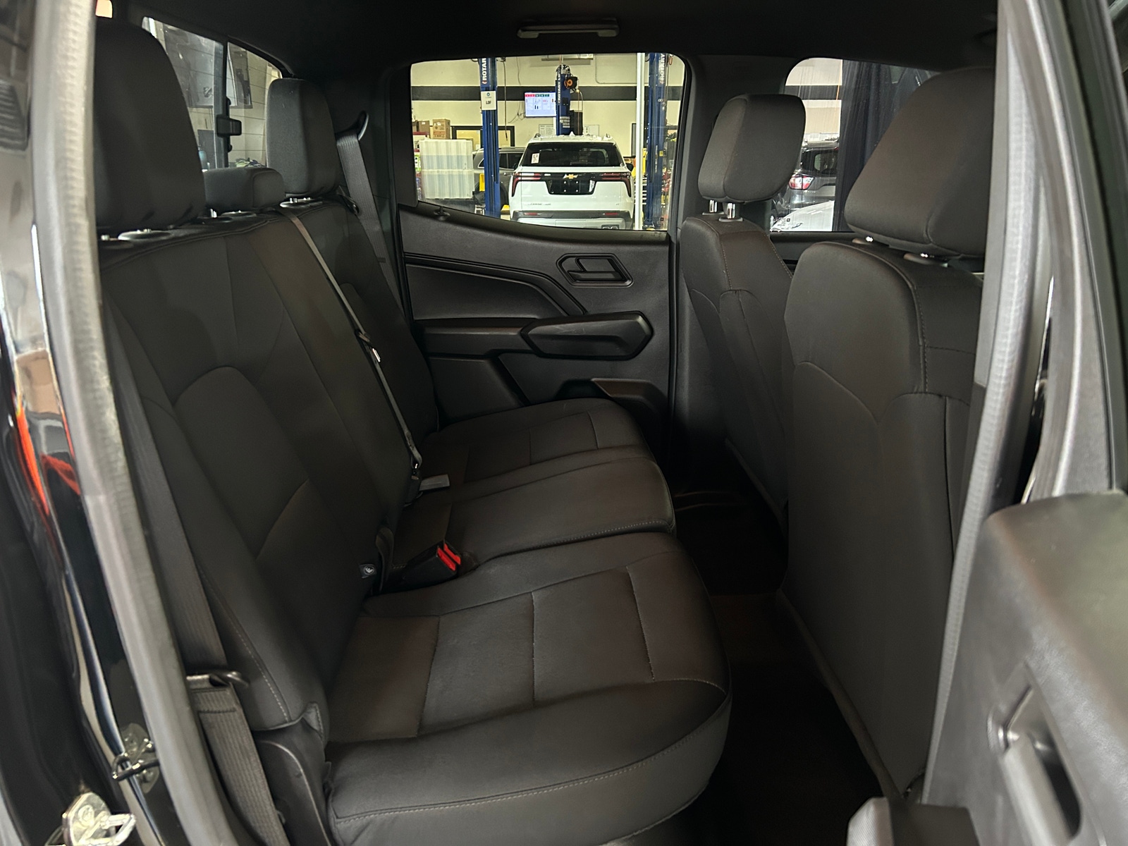 Thumbnail: 2023 Chevrolet Colorado - 6