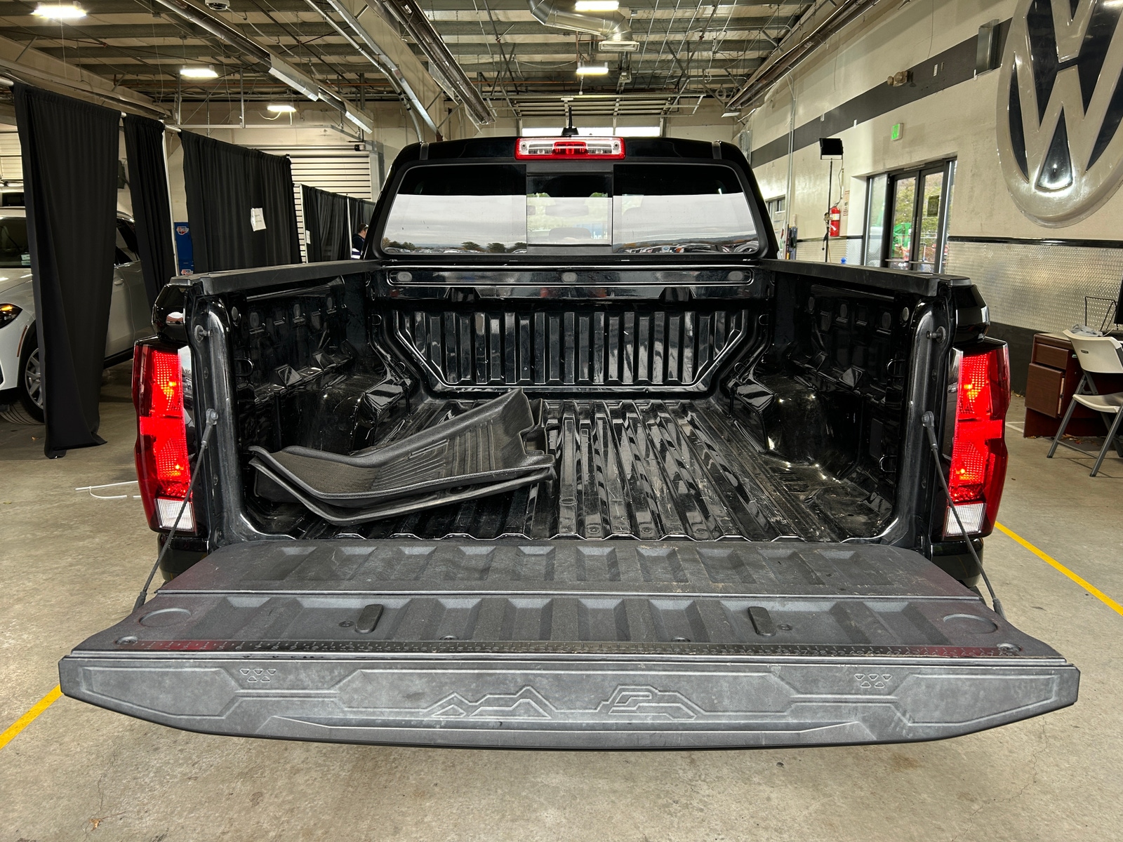 Thumbnail: 2023 Chevrolet Colorado - 7