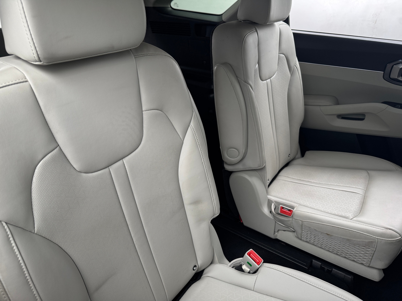 Thumbnail: 2023 Kia Sorento - 5