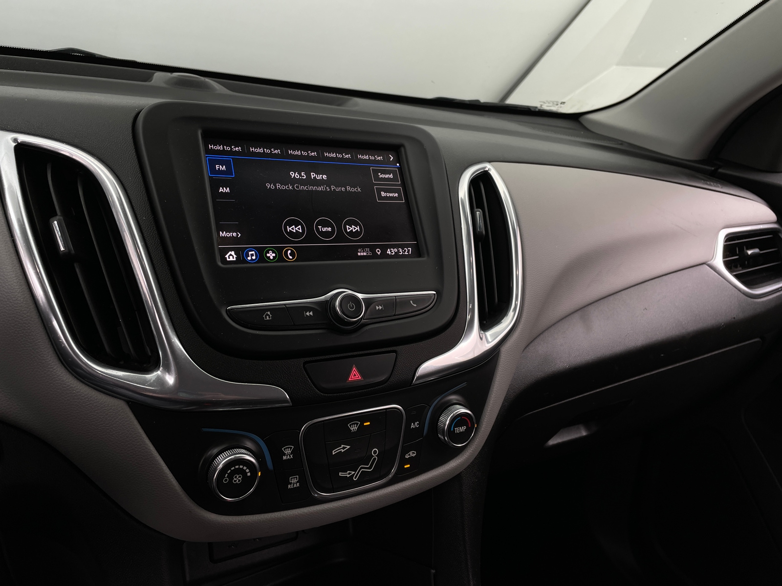 Thumbnail: 2020 Chevrolet Equinox - 4