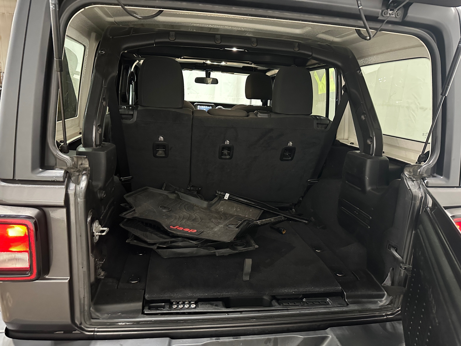 Thumbnail: 2020 Jeep Wrangler - 7