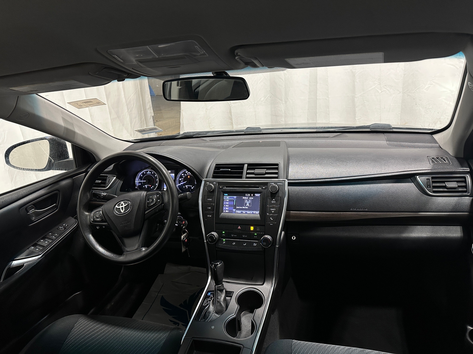 Thumbnail: 2017 Toyota Camry - 3