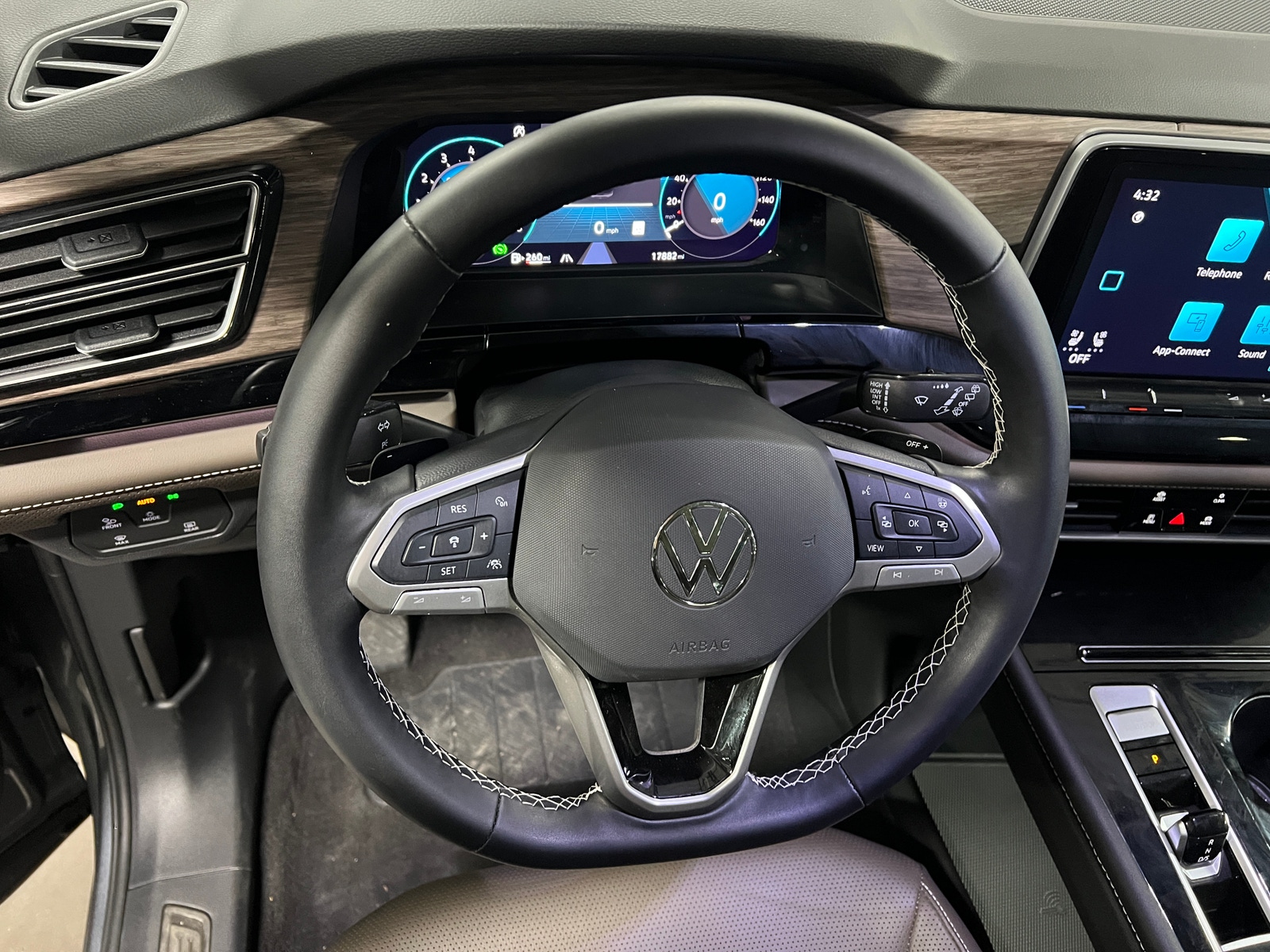 Thumbnail: 2025 Volkswagen Atlas - 4