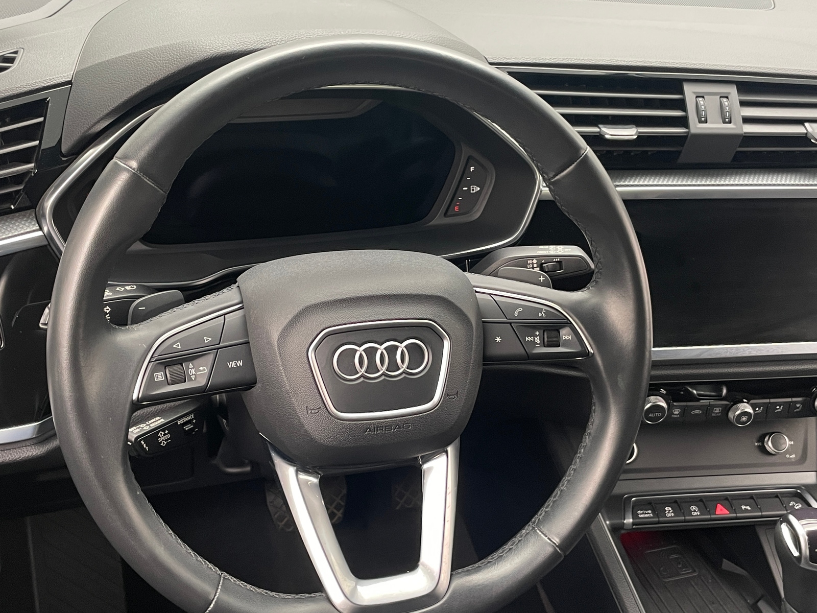 Thumbnail: 2023 Audi Q3 - 4