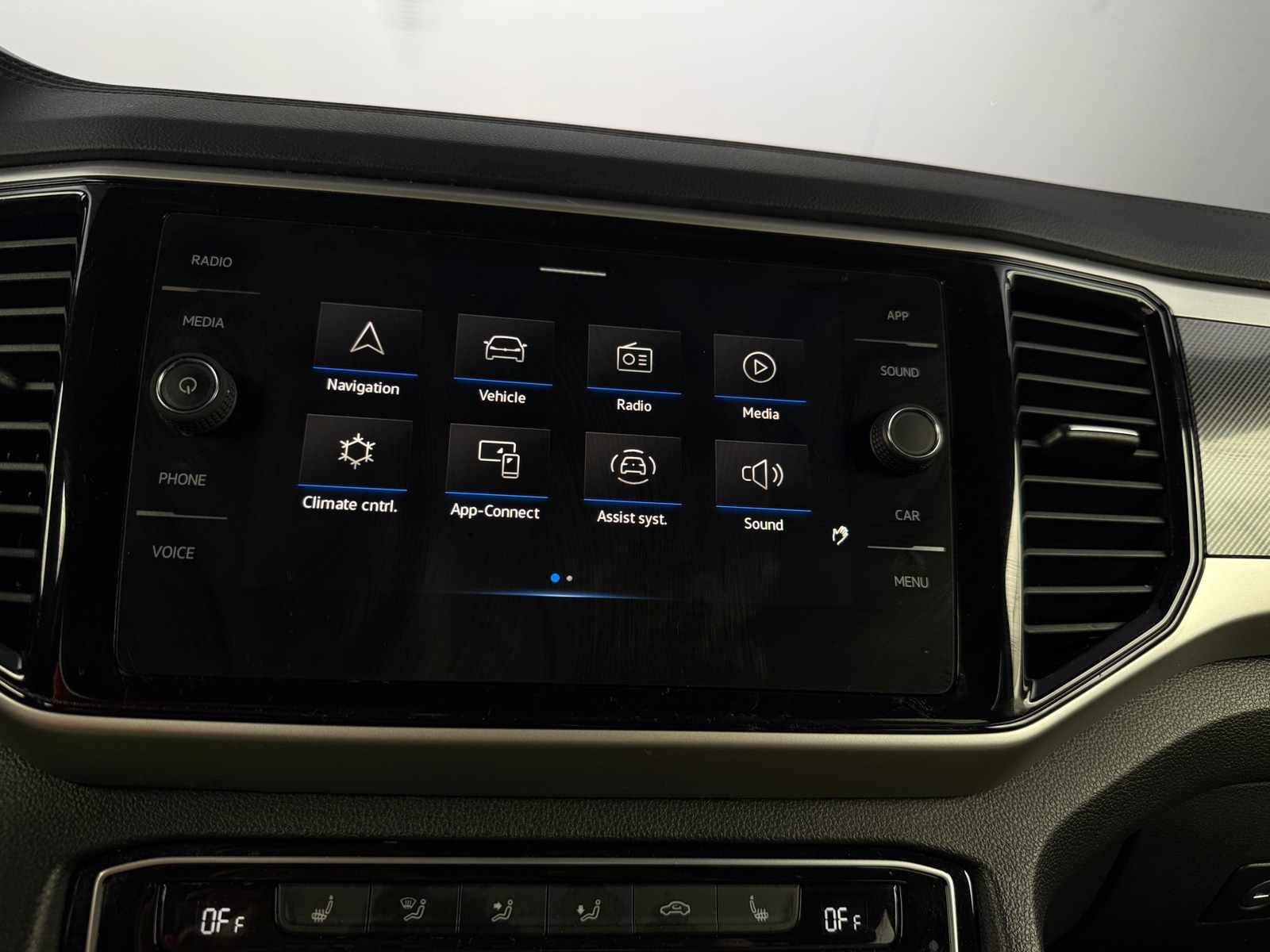 Thumbnail: 2022 Volkswagen Atlas - 3