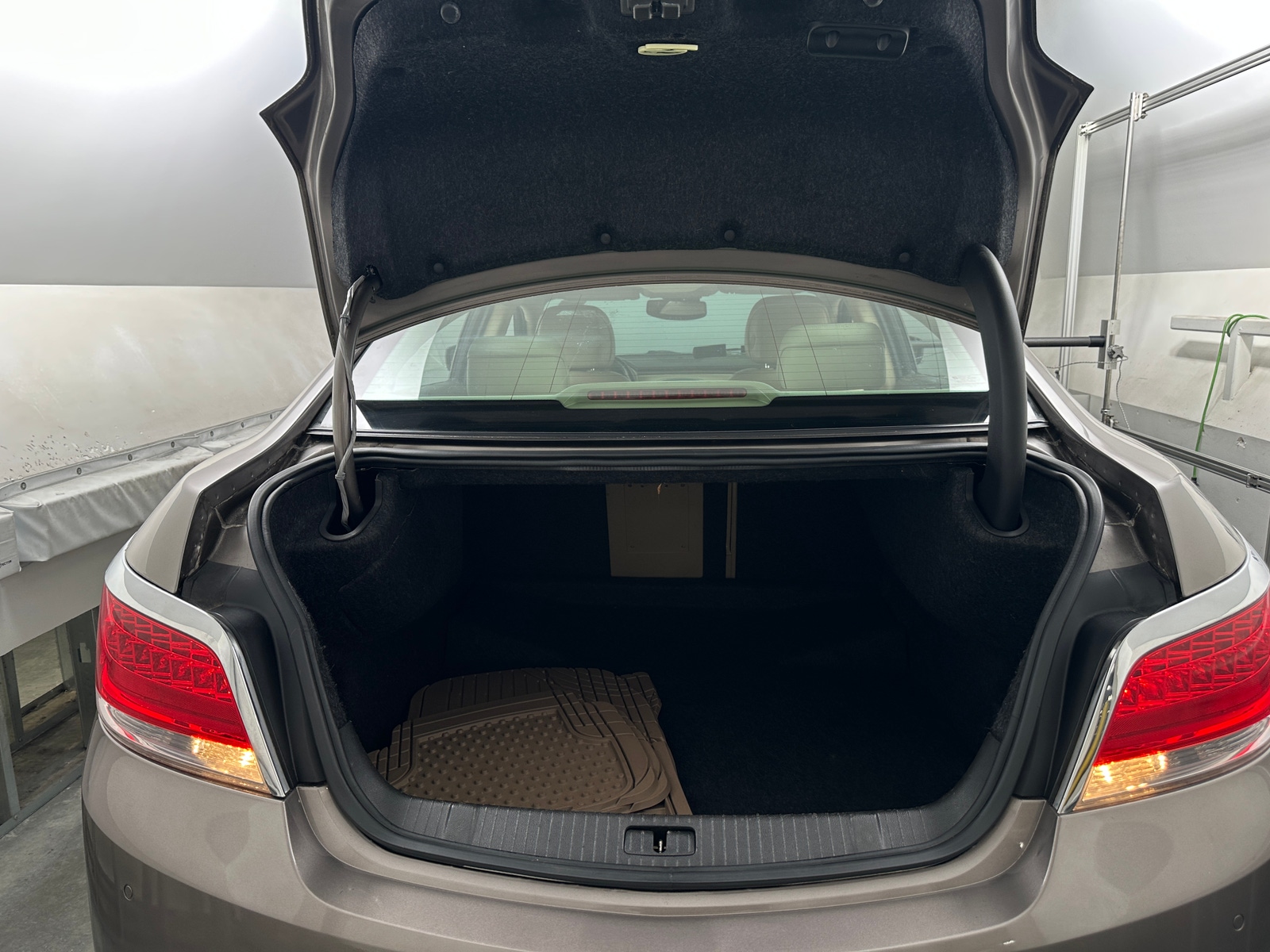 Thumbnail: 2010 Buick LaCrosse - 6