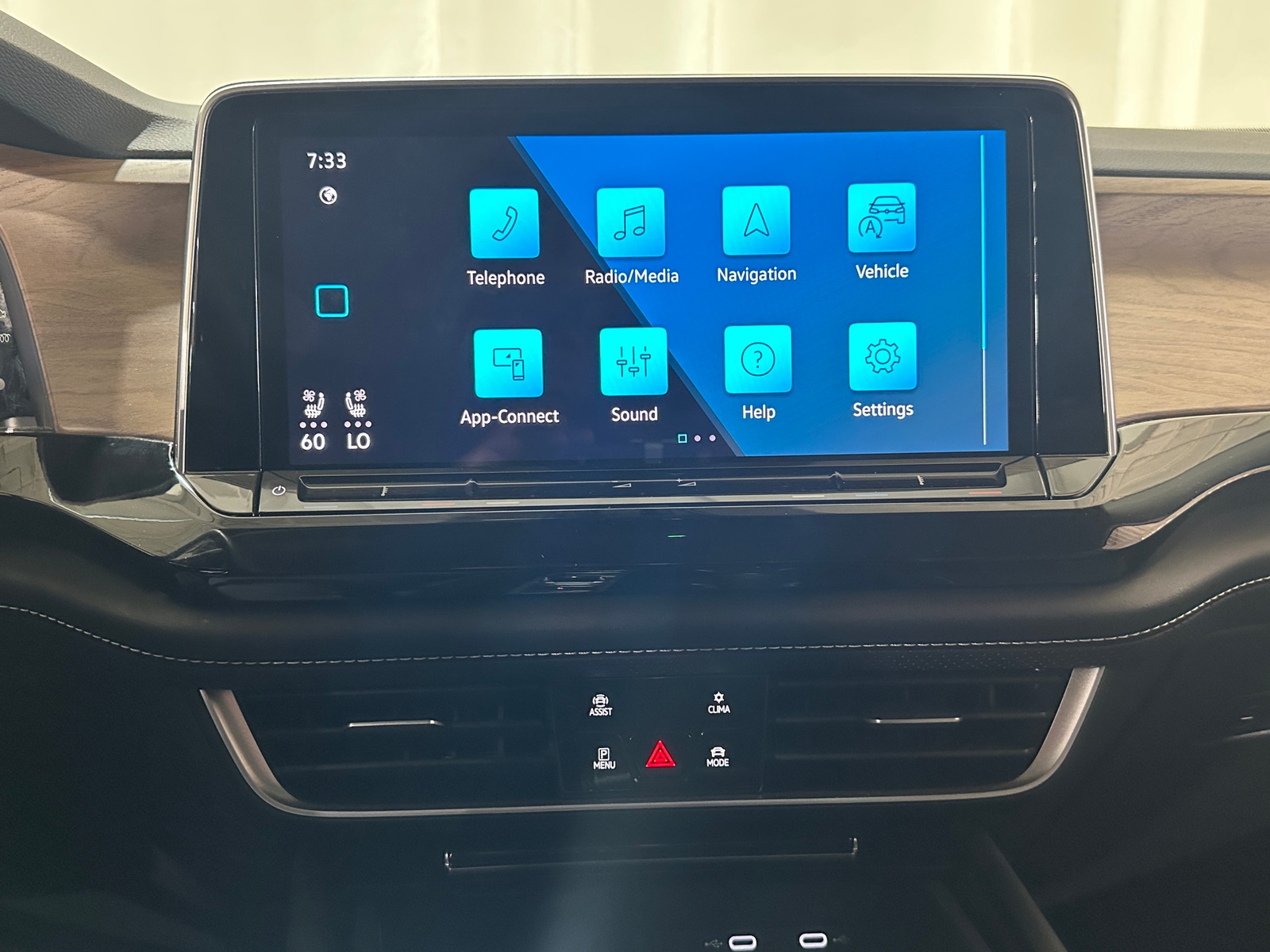 Thumbnail: 2025 Volkswagen Atlas - 3