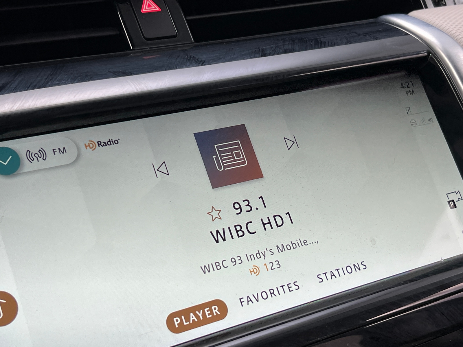 Thumbnail: 2023 Land Rover Discovery Sport - 3