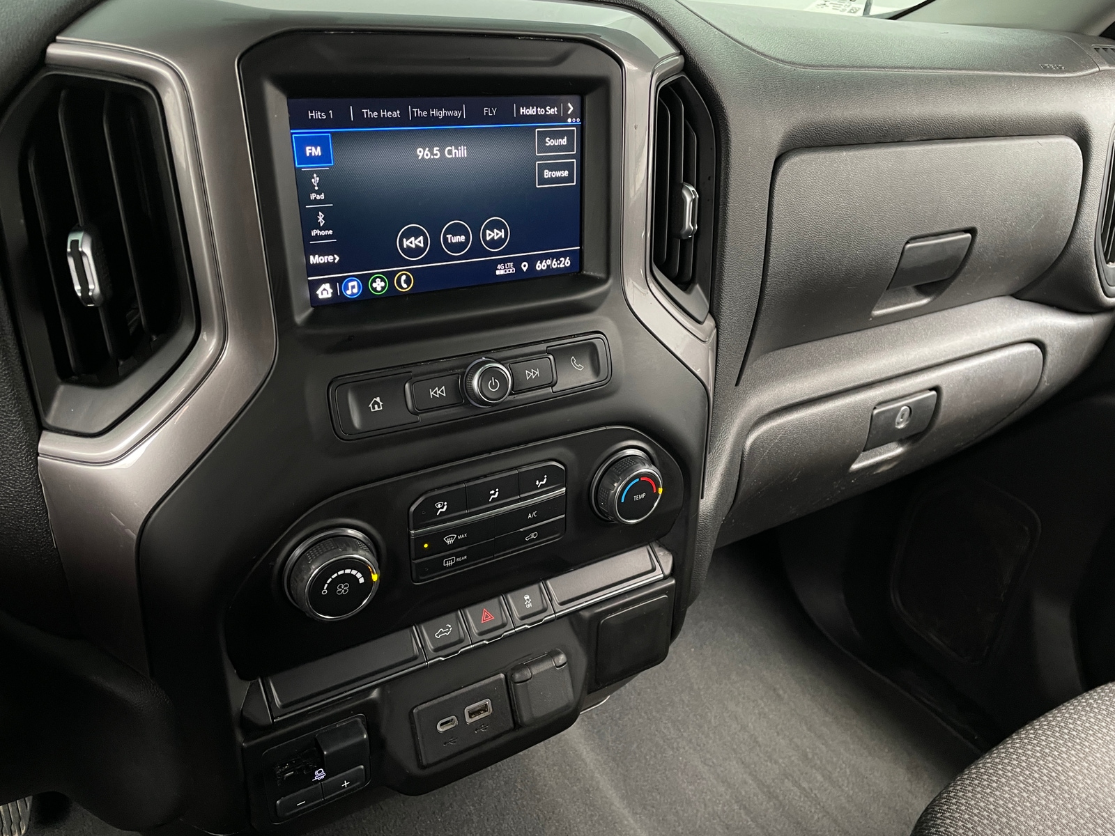 Thumbnail: 2021 Chevrolet Silverado 1500 - 4