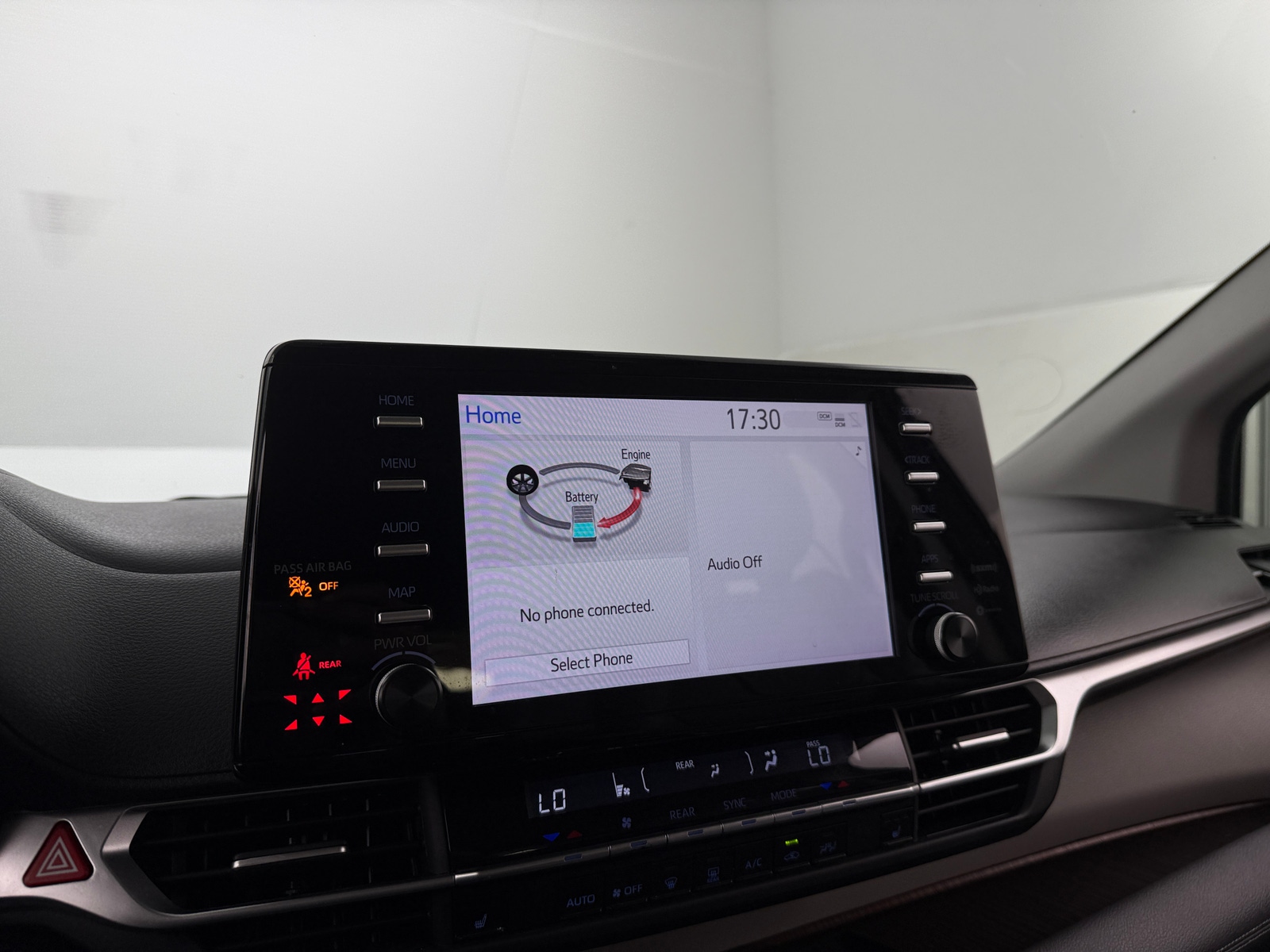 Thumbnail: 2023 Toyota Sienna - 3