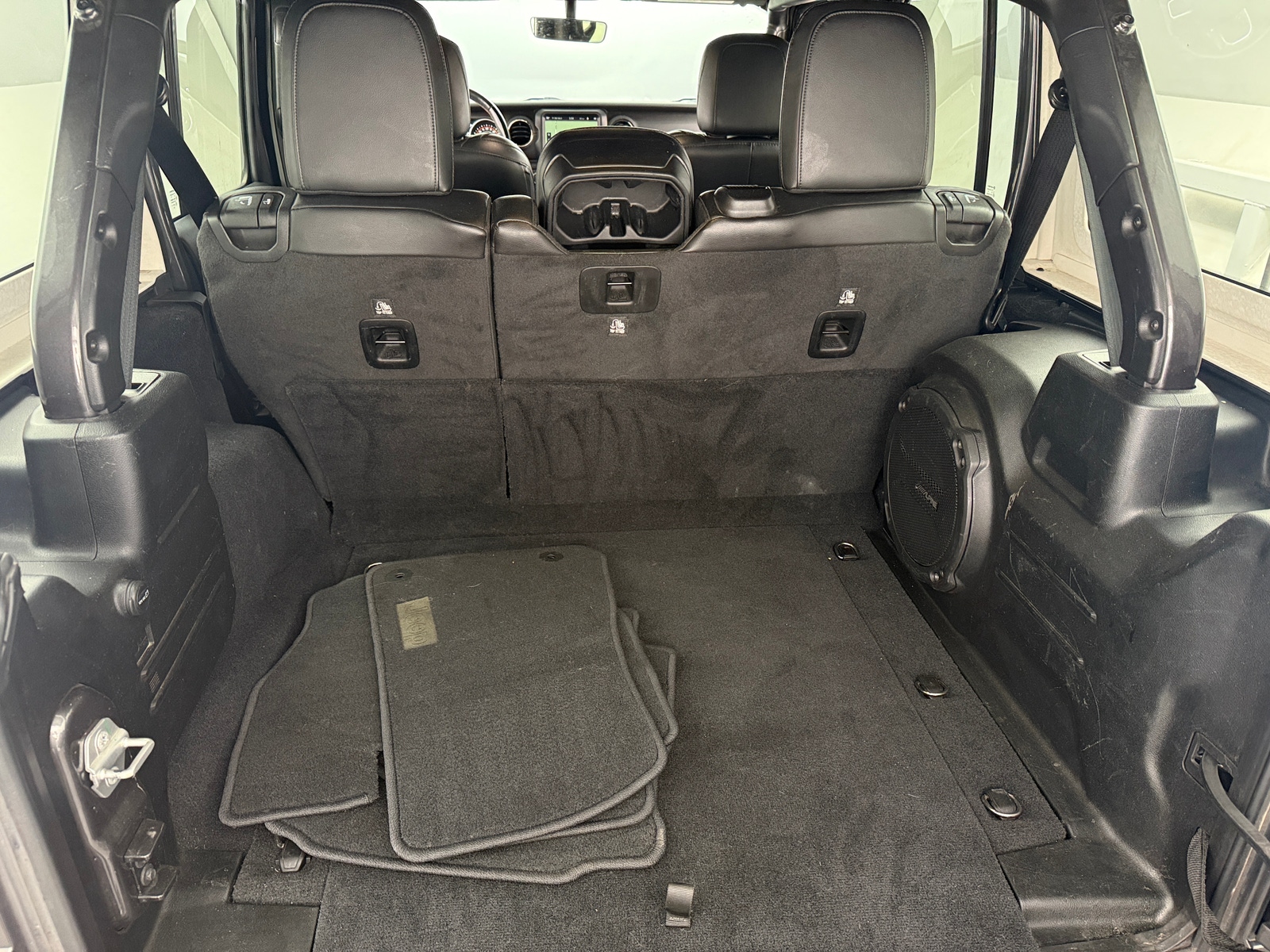 Thumbnail: 2021 Jeep Wrangler - 6