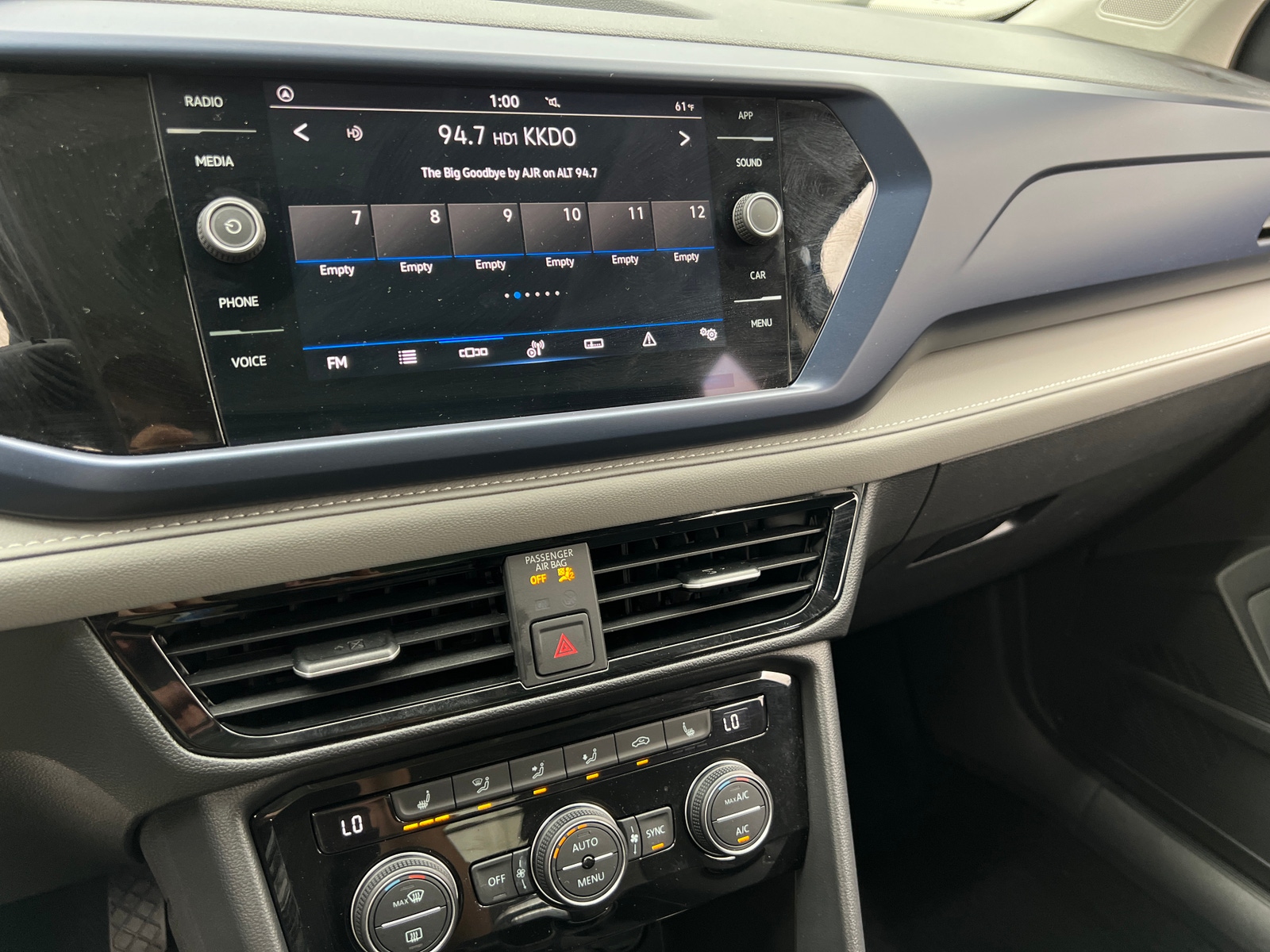 Thumbnail: 2024 Volkswagen Taos - 3