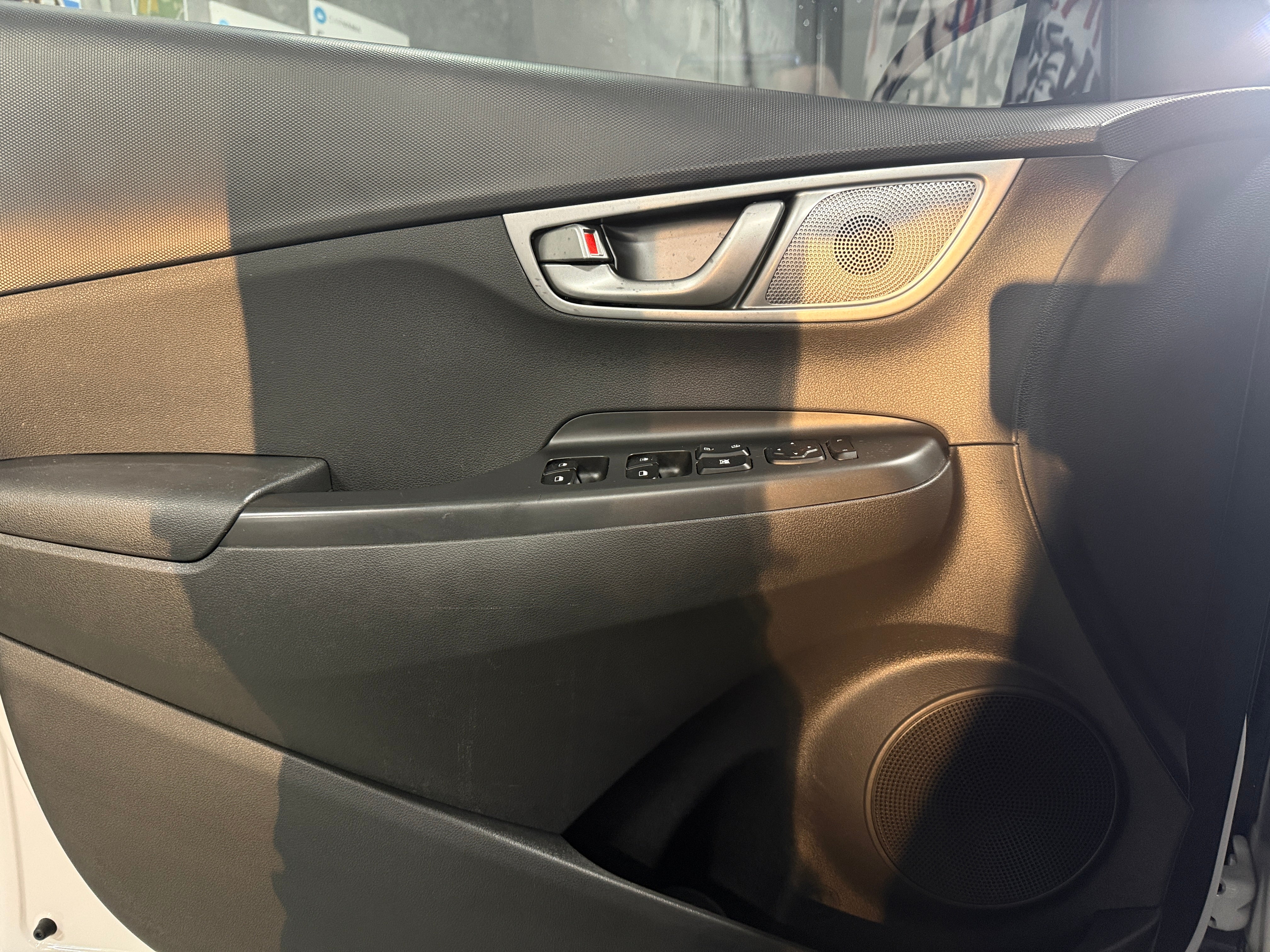 Used 2021 Hyundai Kona EV SEL with VIN KM8K23AG4MU111080 for sale in Oak Creek, WI