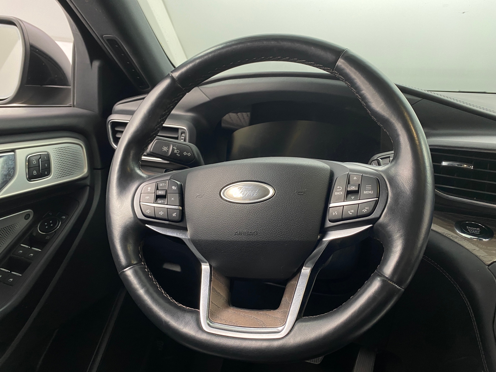 Thumbnail: 2020 Ford Explorer - 4