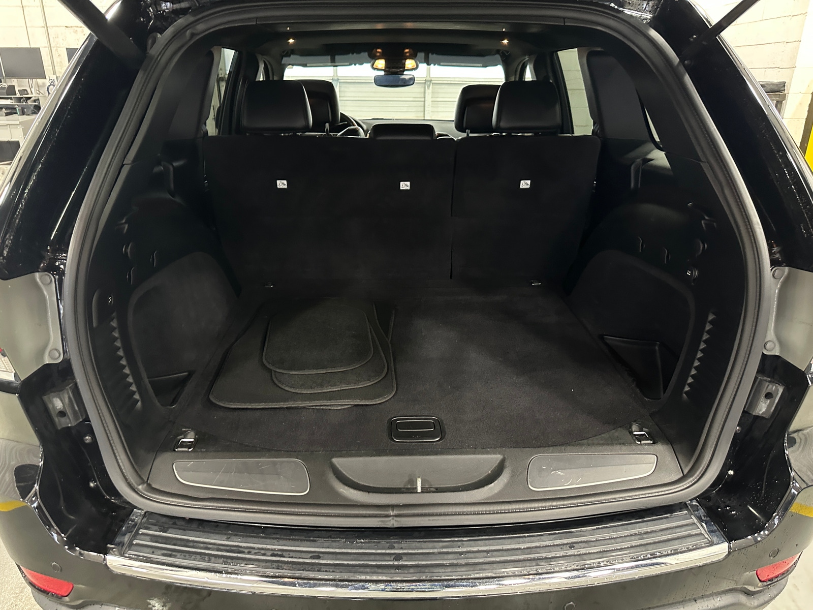 Thumbnail: 2018 Jeep Grand Cherokee - 6