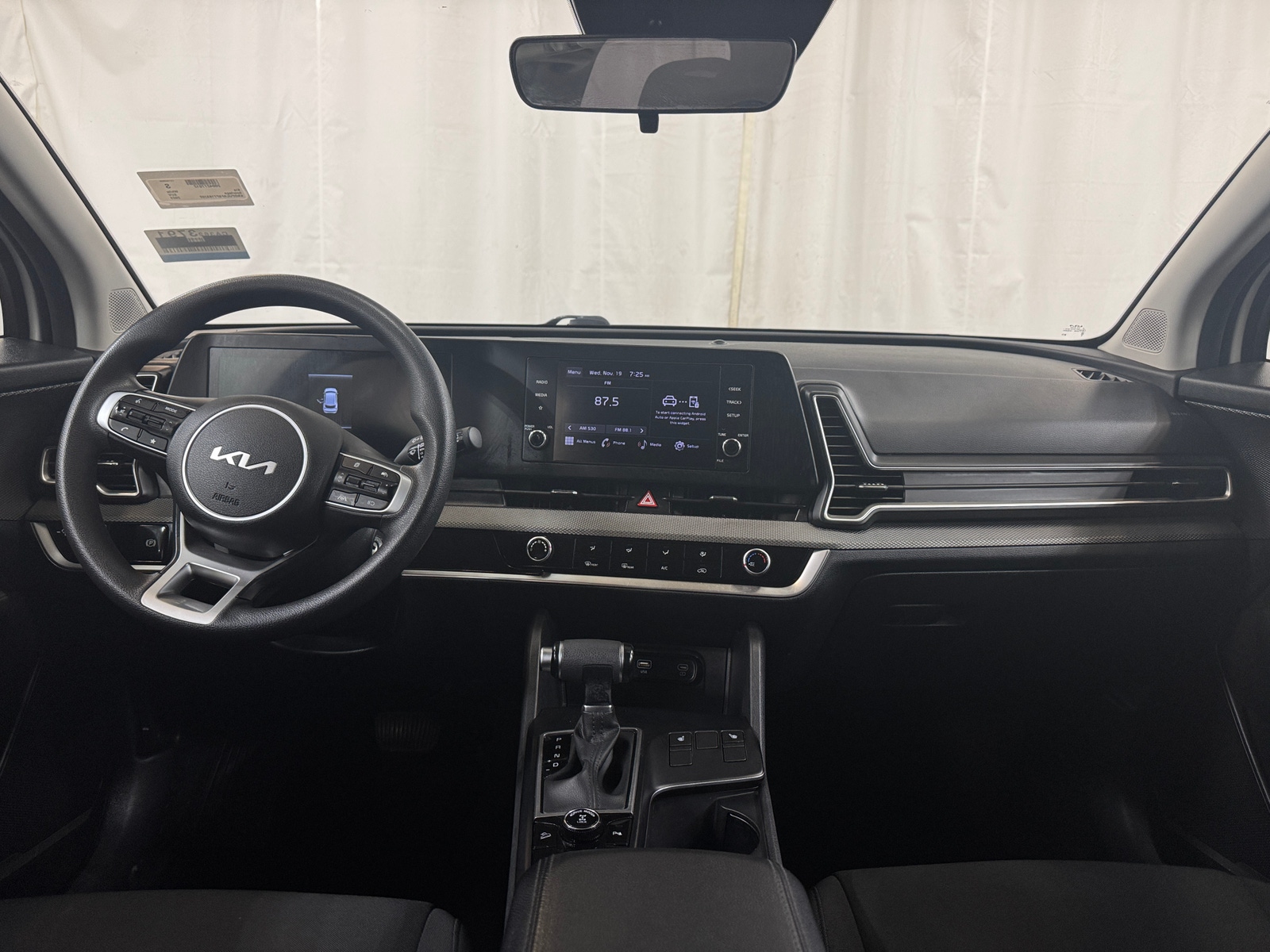 Thumbnail: 2023 Kia Sportage - 3