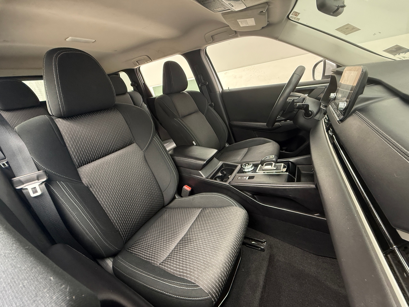 Thumbnail: 2022 Mitsubishi Outlander - 2