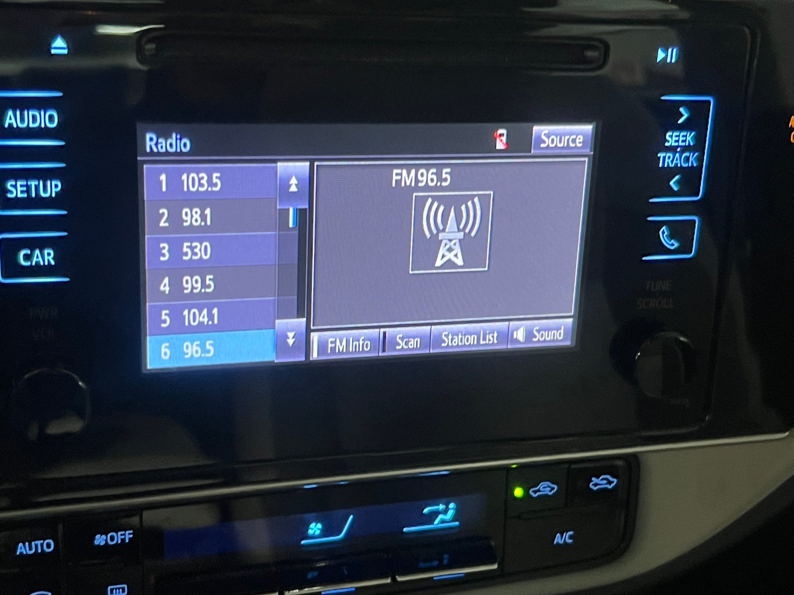 Thumbnail: 2018 Toyota Corolla - 4