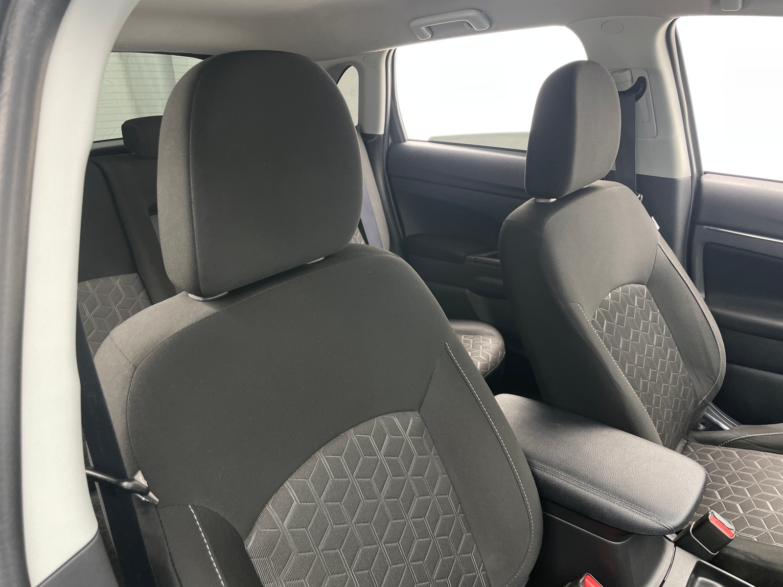 Thumbnail: 2021 Mitsubishi Outlander Sport - 2