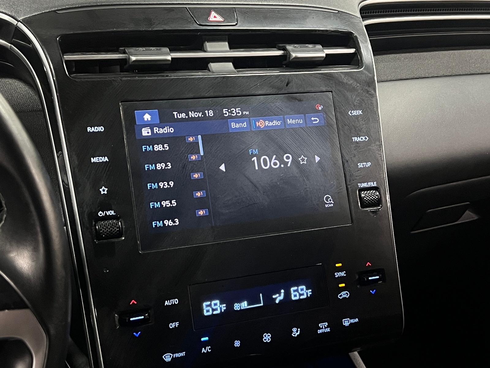 Thumbnail: 2022 Hyundai Tucson - 4