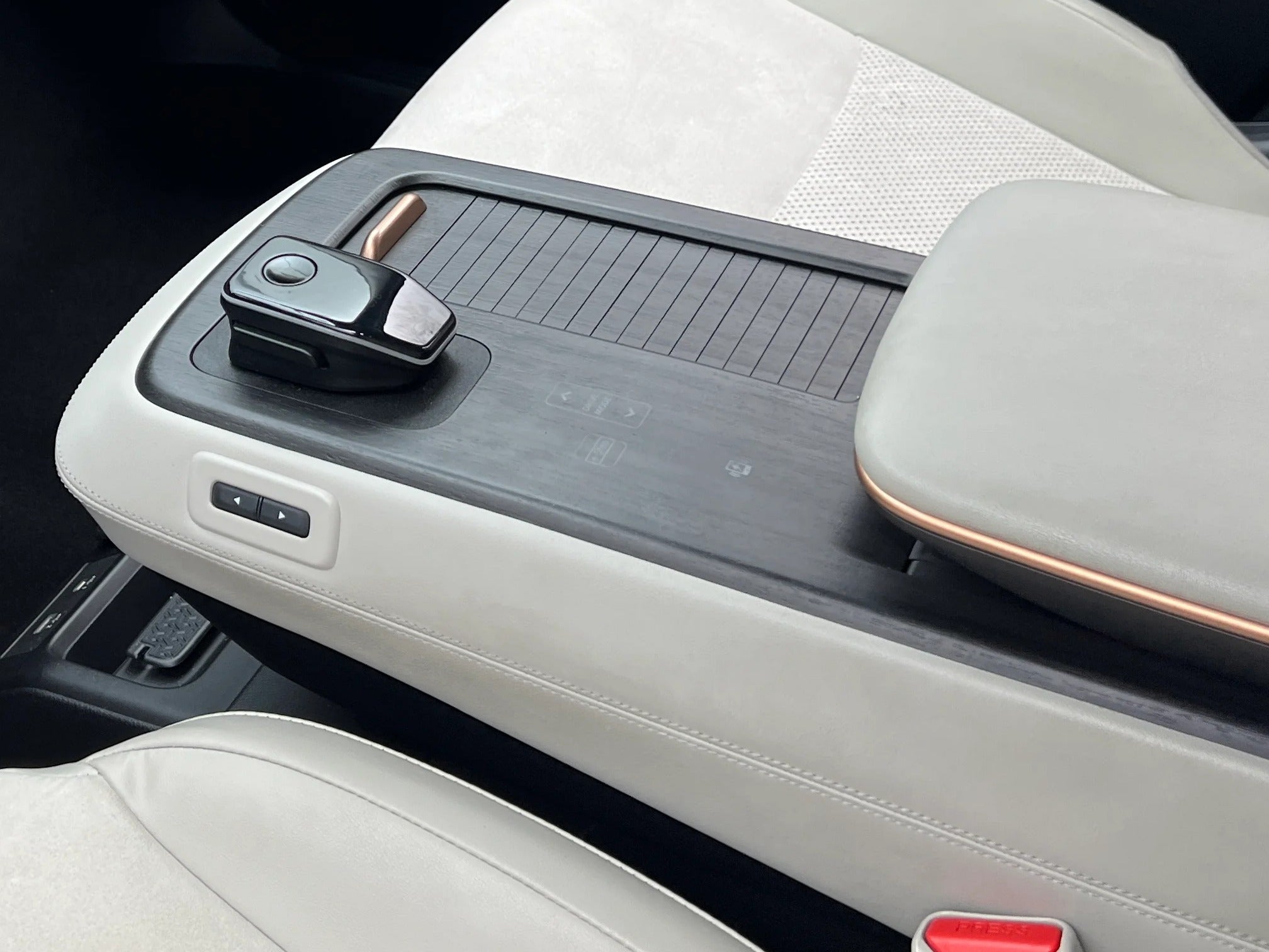 Used 2025 Nissan ARIYA Engage with VIN JN8AF0BE1SM464054 for sale in Oak Creek, WI