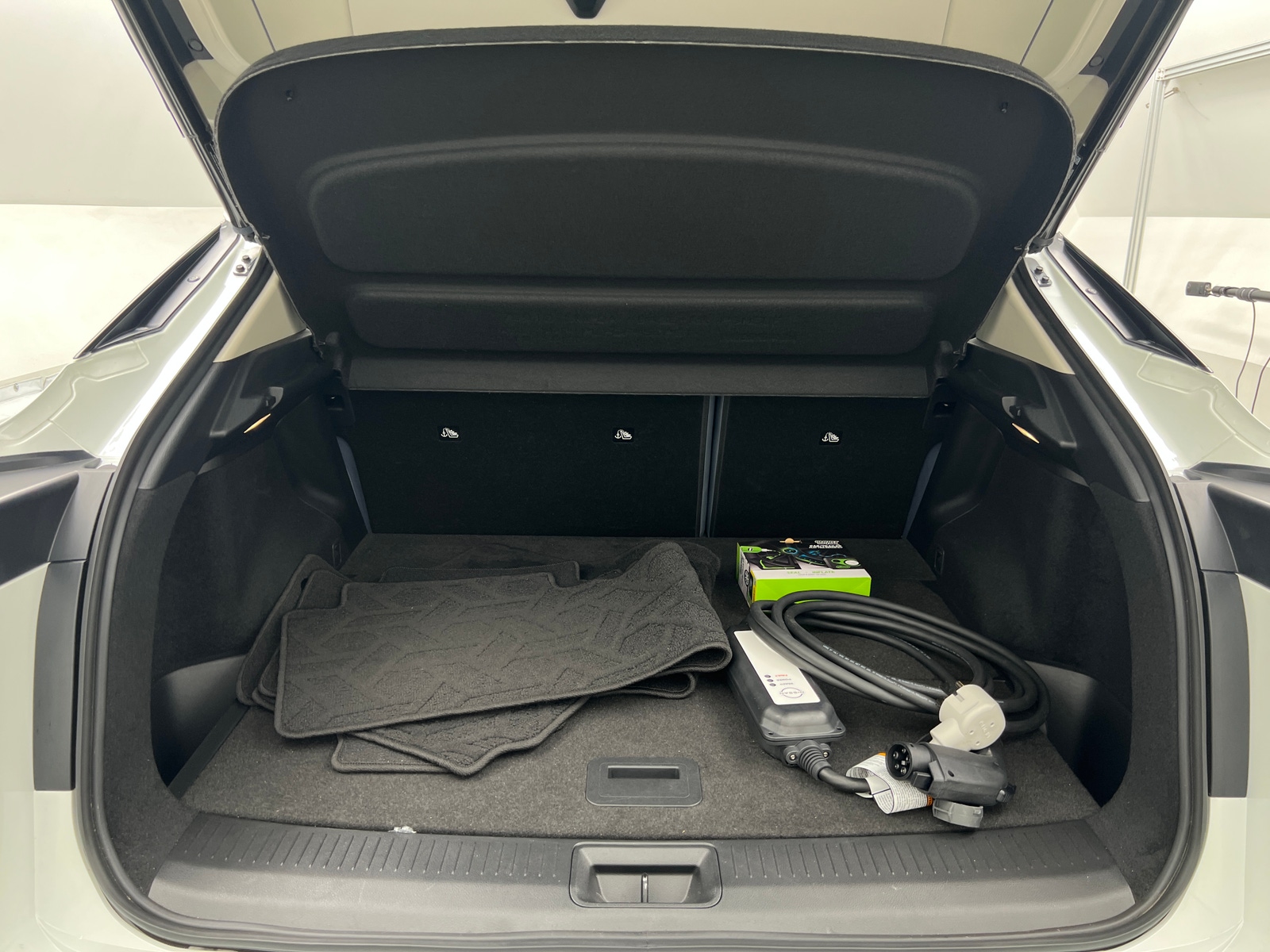 Thumbnail: 2023 Nissan Ariya - 6