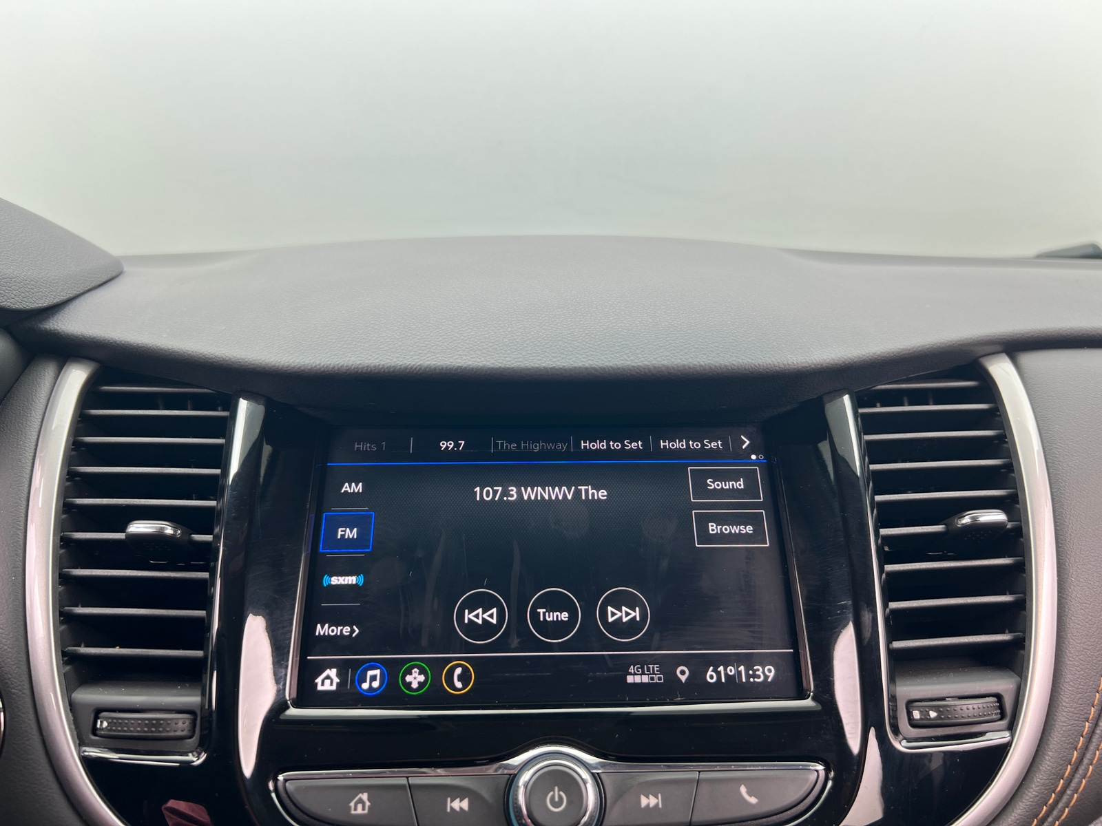 Thumbnail: 2022 Chevrolet Trax - 3