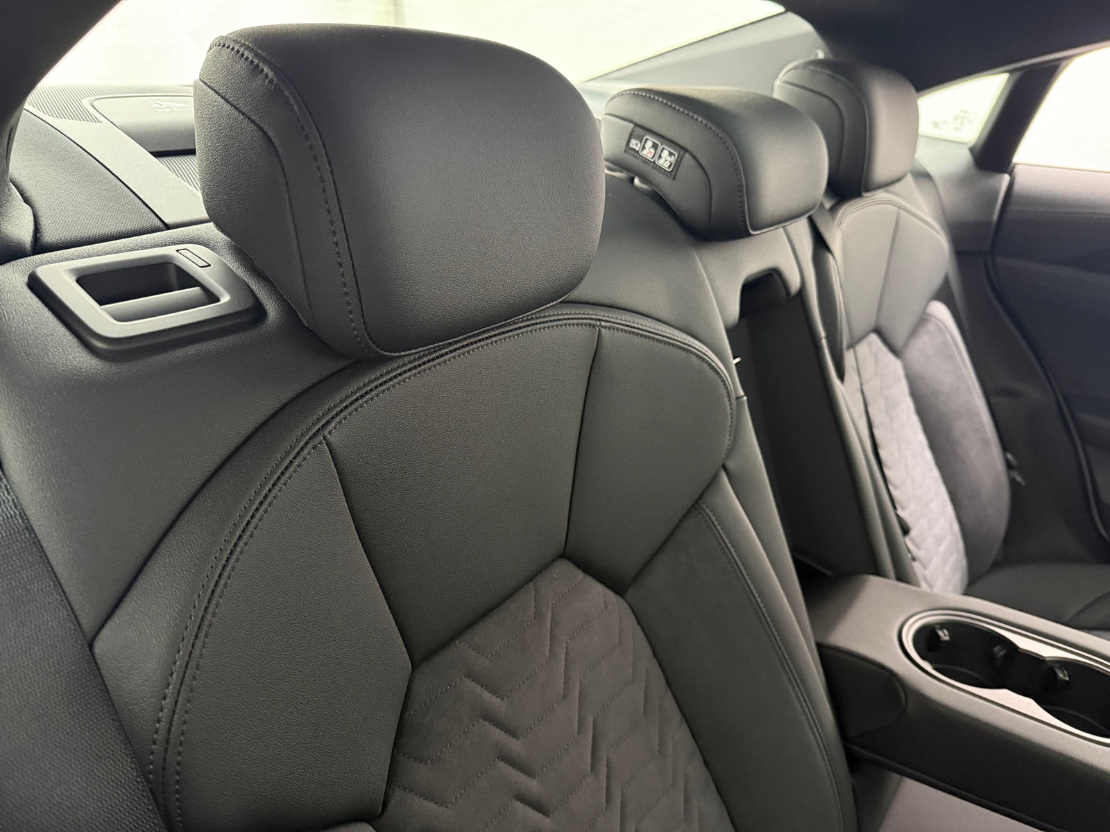 Thumbnail: 2024 Audi e-tron GT - 6