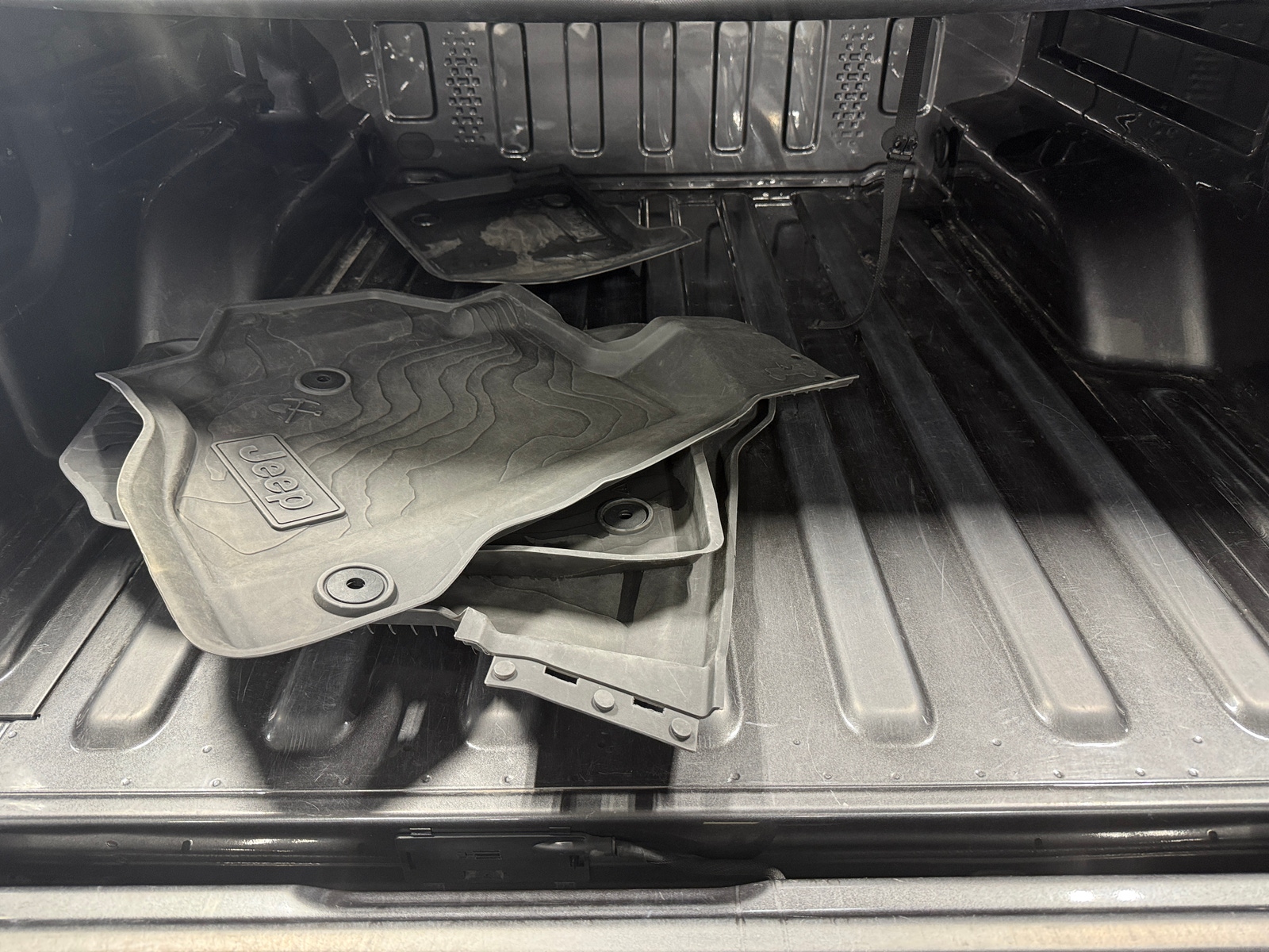 Thumbnail: 2023 Jeep Gladiator - 7