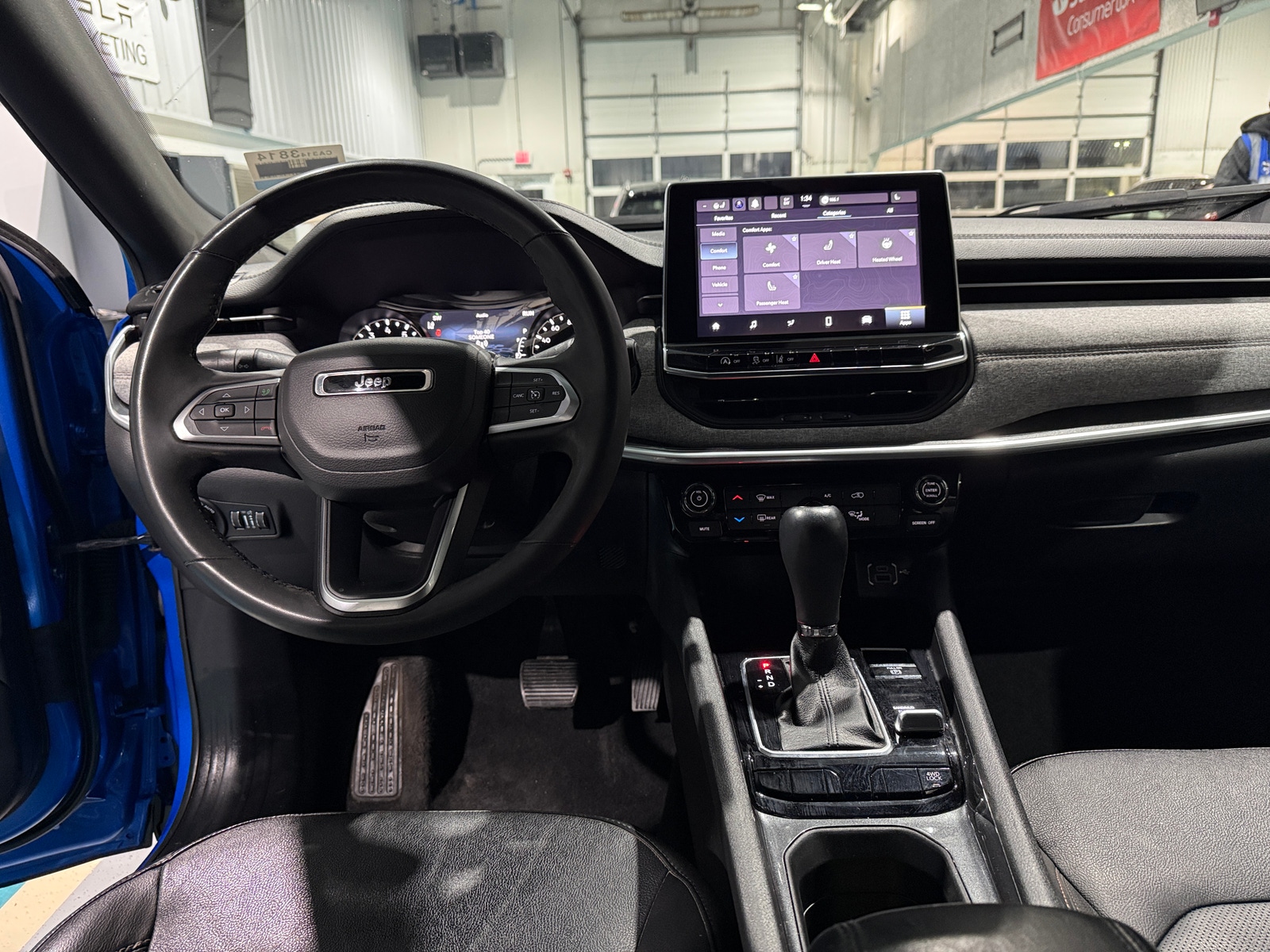 Thumbnail: 2023 Jeep Compass - 3