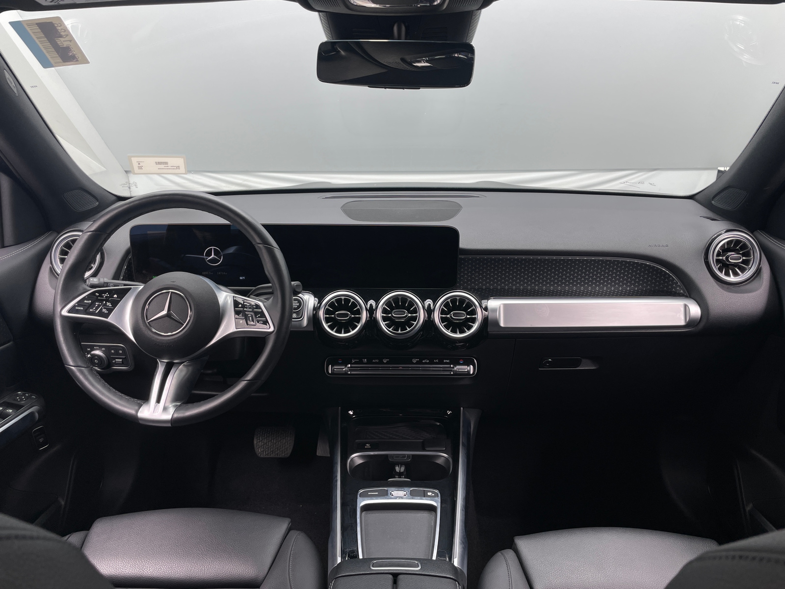 Thumbnail: 2025 Mercedes-Benz GLB - 2