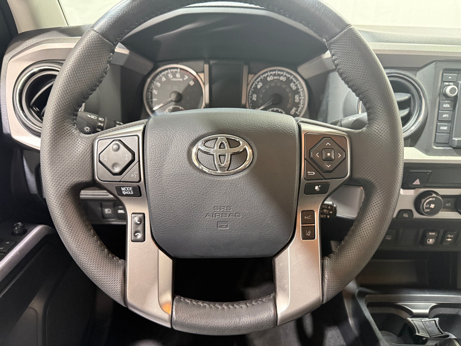 Thumbnail: 2019 Toyota Tacoma - 5