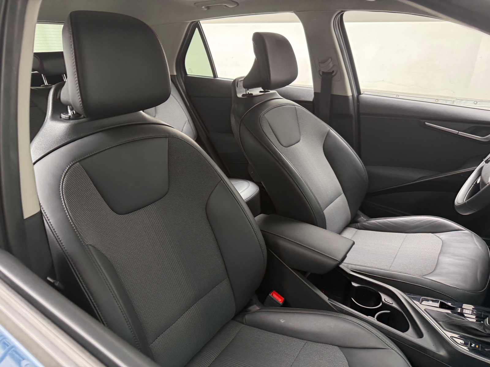 Thumbnail: 2023 Kia Niro - 2