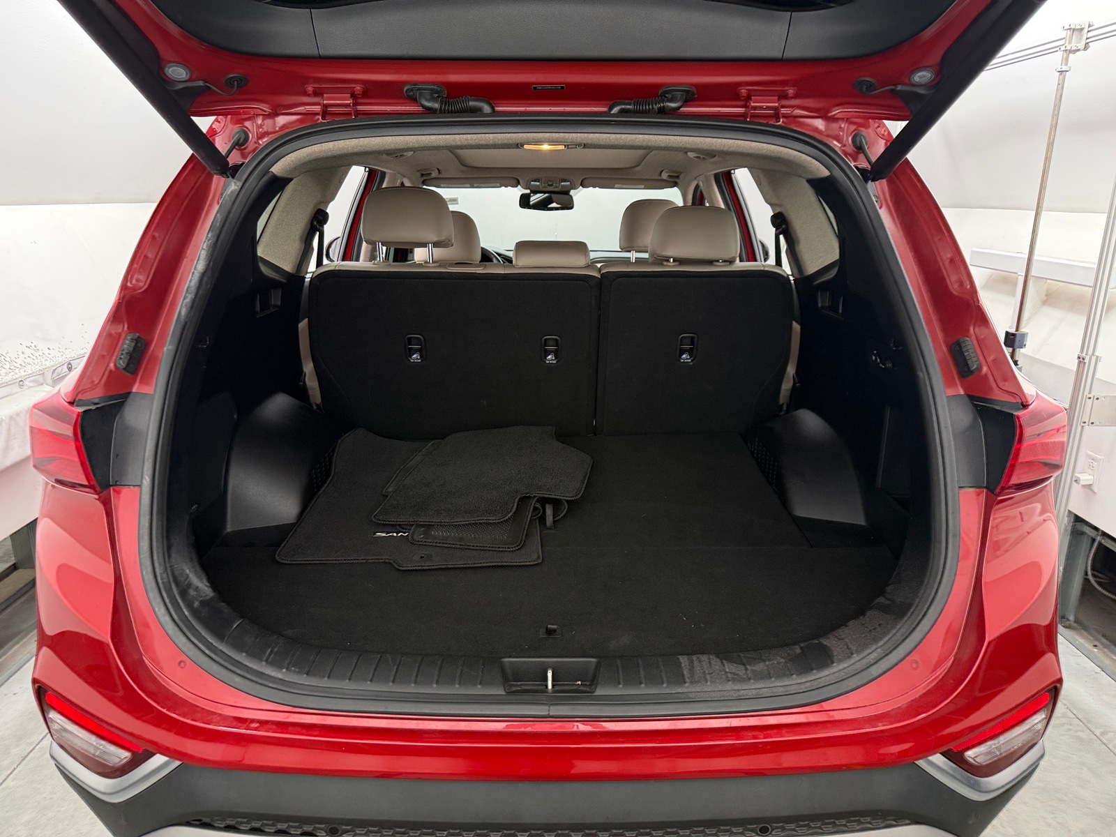 Thumbnail: 2019 Hyundai Santa Fe - 6