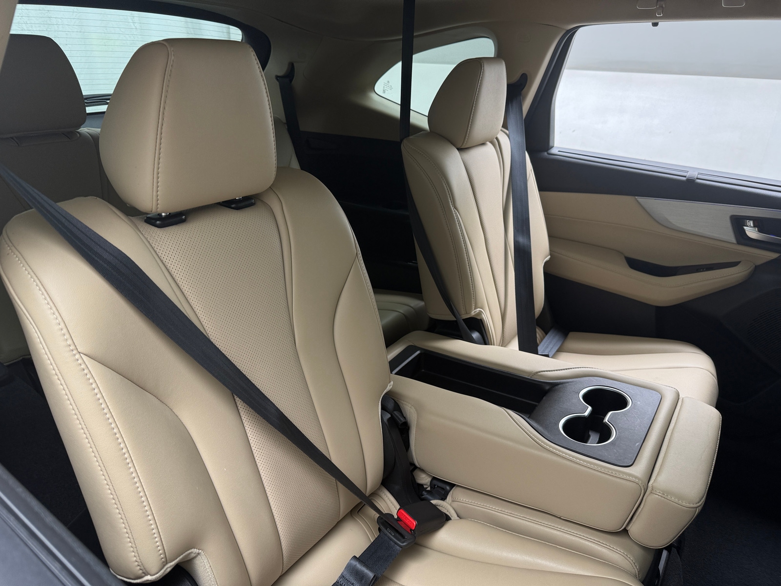 Thumbnail: 2022 Acura MDX - 5