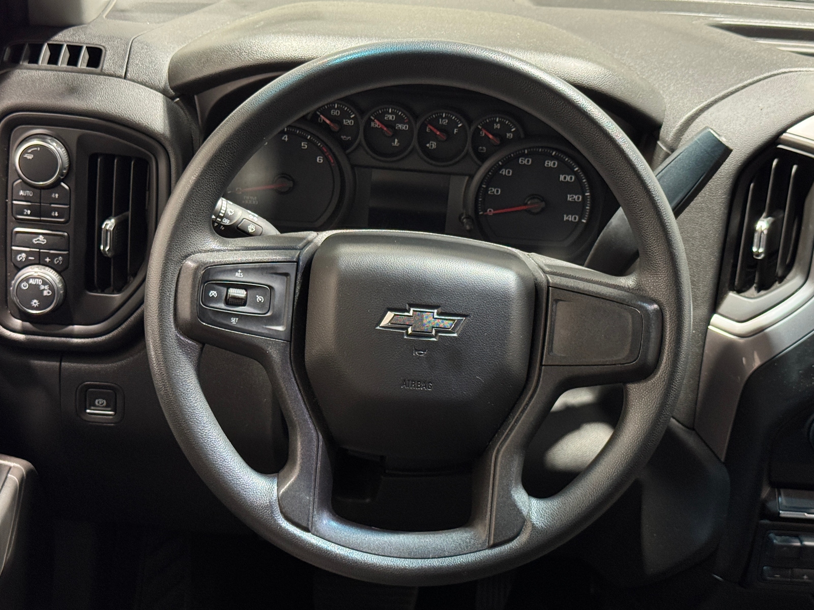 Thumbnail: 2019 Chevrolet Silverado 1500 - 5