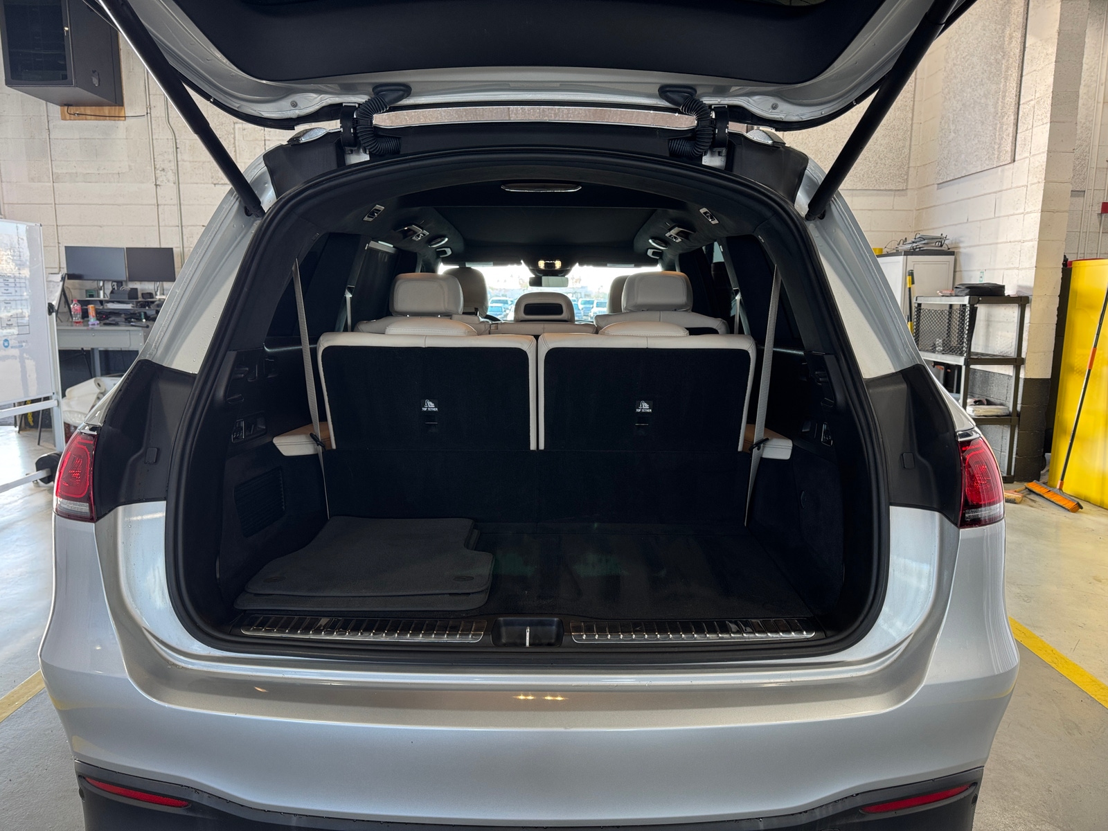 Thumbnail: 2021 Mercedes-Benz GLS - 6