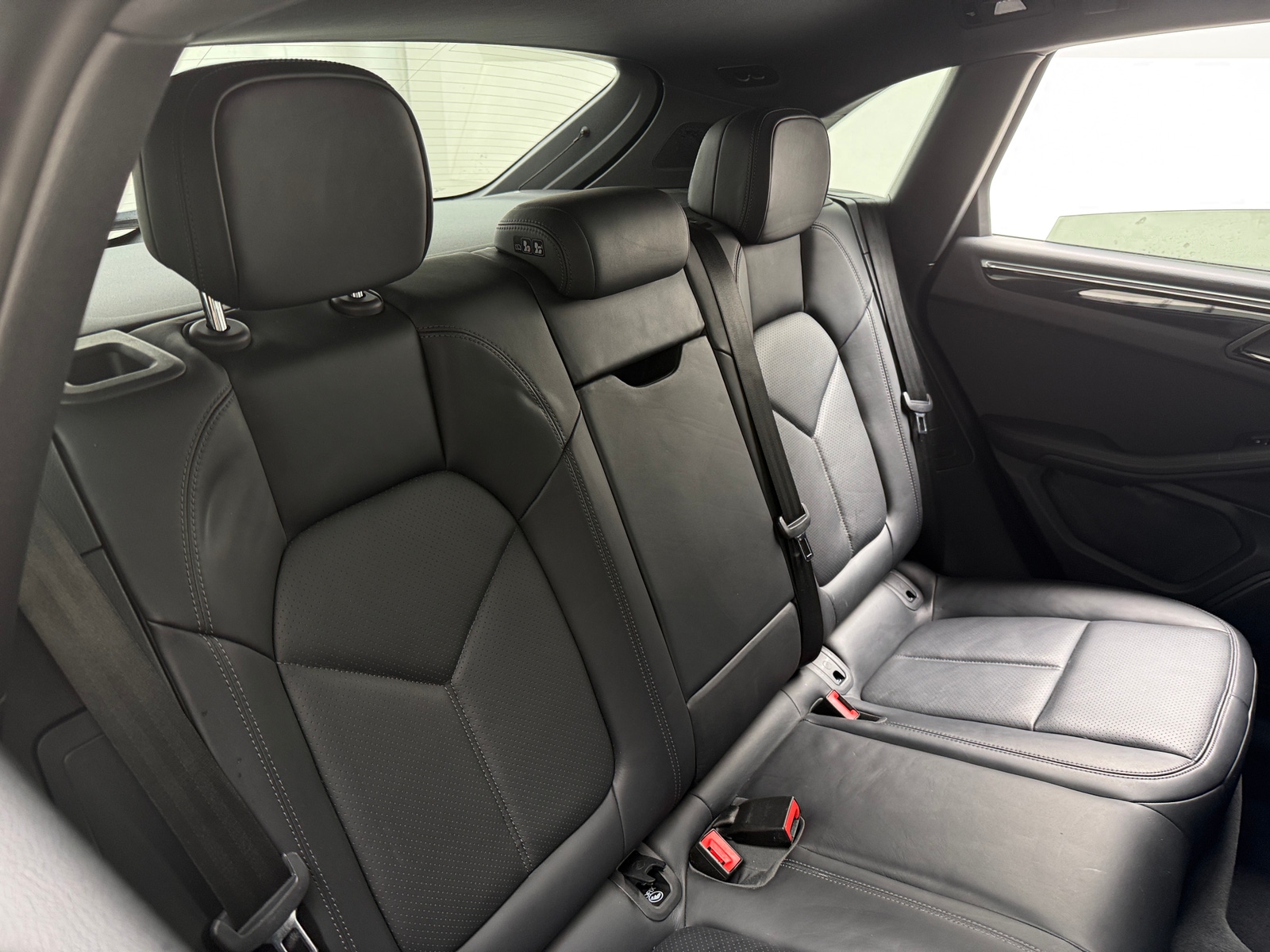 Thumbnail: 2020 Porsche Macan - 5