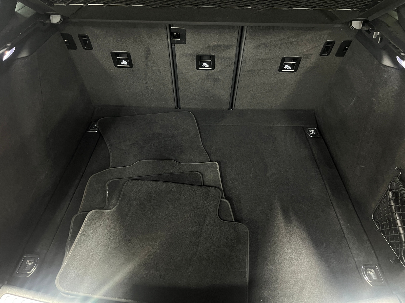 Thumbnail: 2020 Porsche Macan - 6