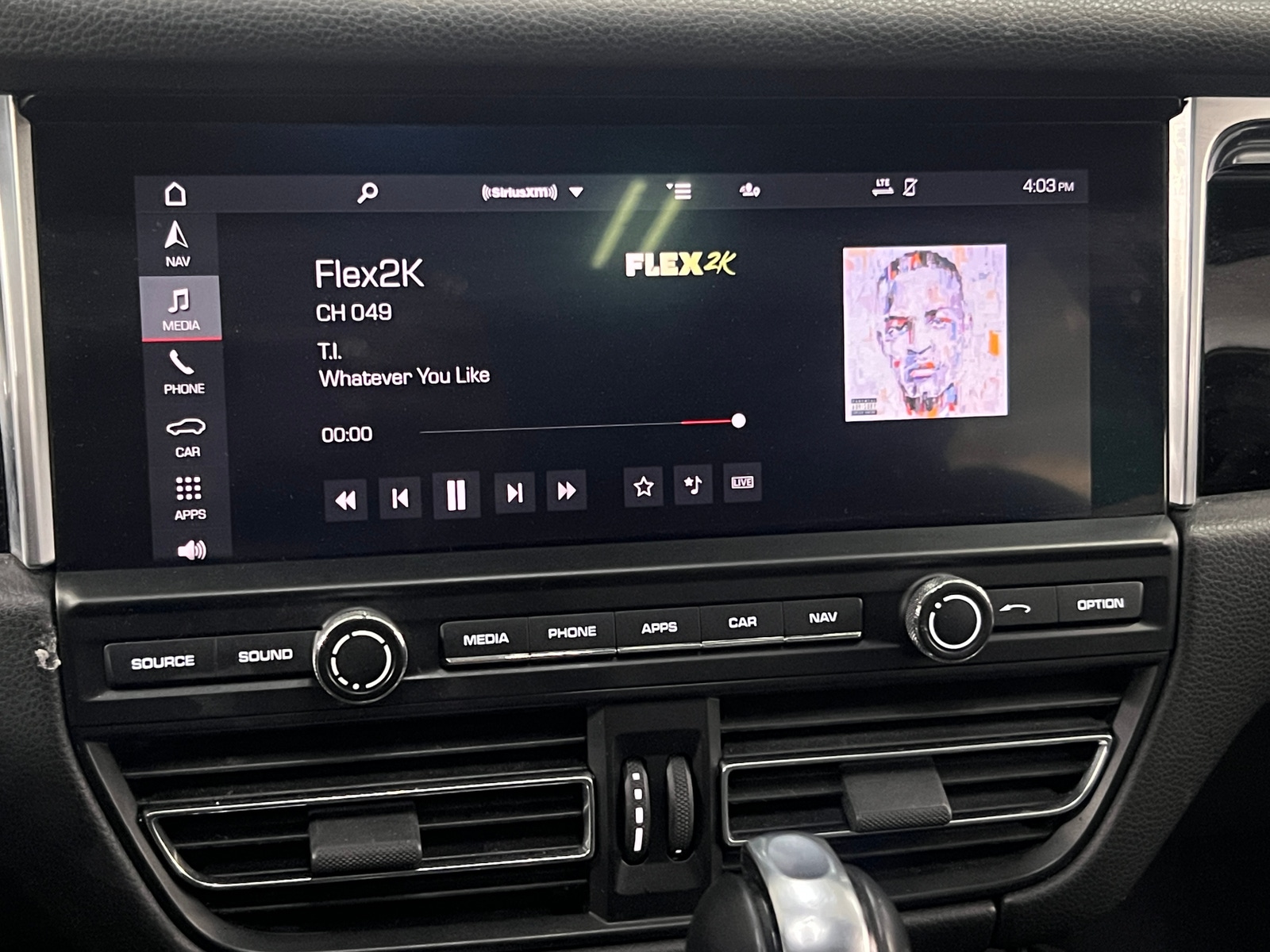 Thumbnail: 2020 Porsche Macan - 3