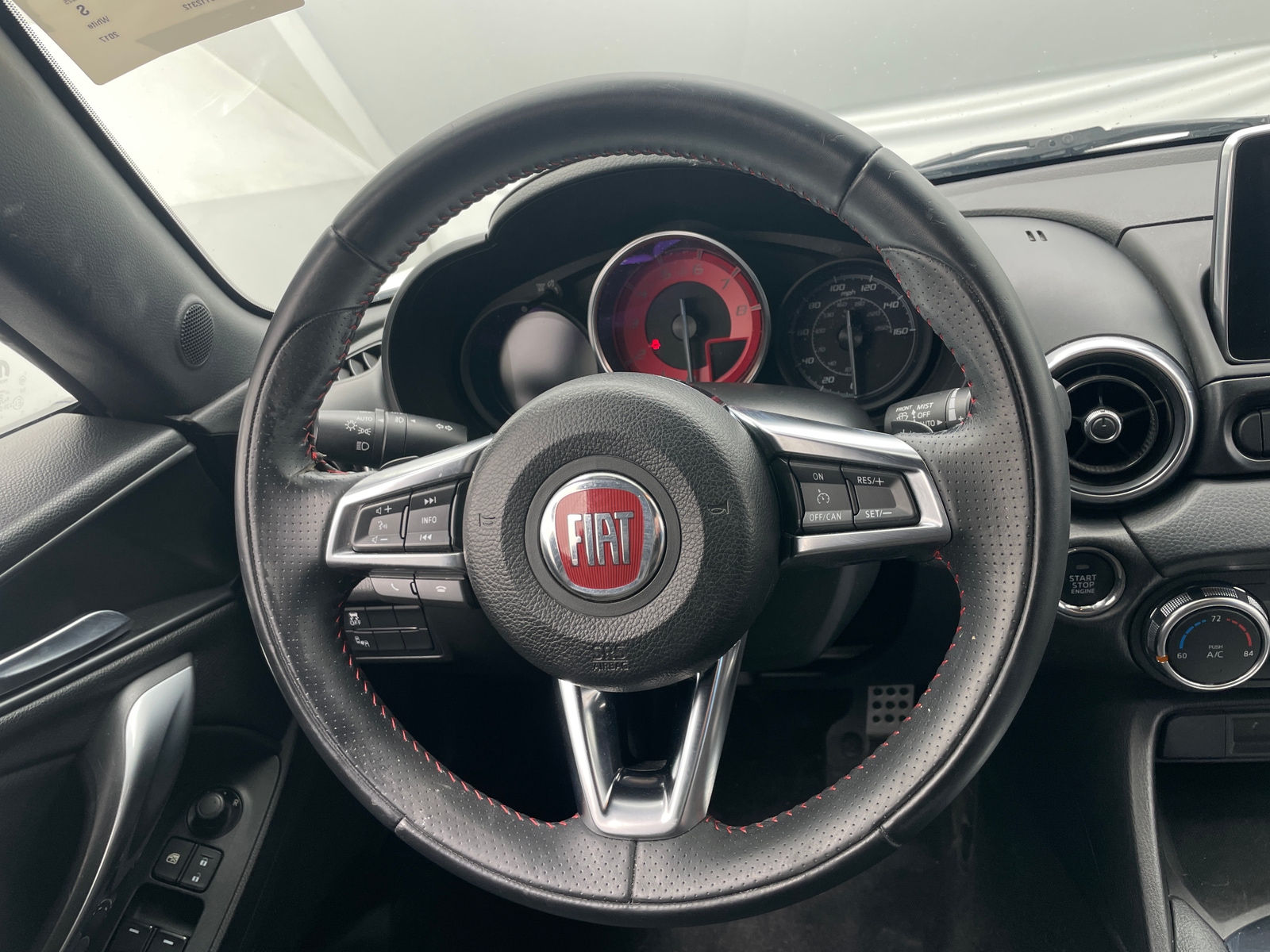 Thumbnail: 2017 Fiat 124 Spider - 4