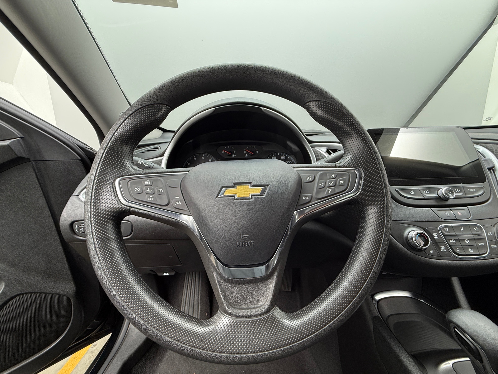 Thumbnail: 2023 Chevrolet Malibu - 5