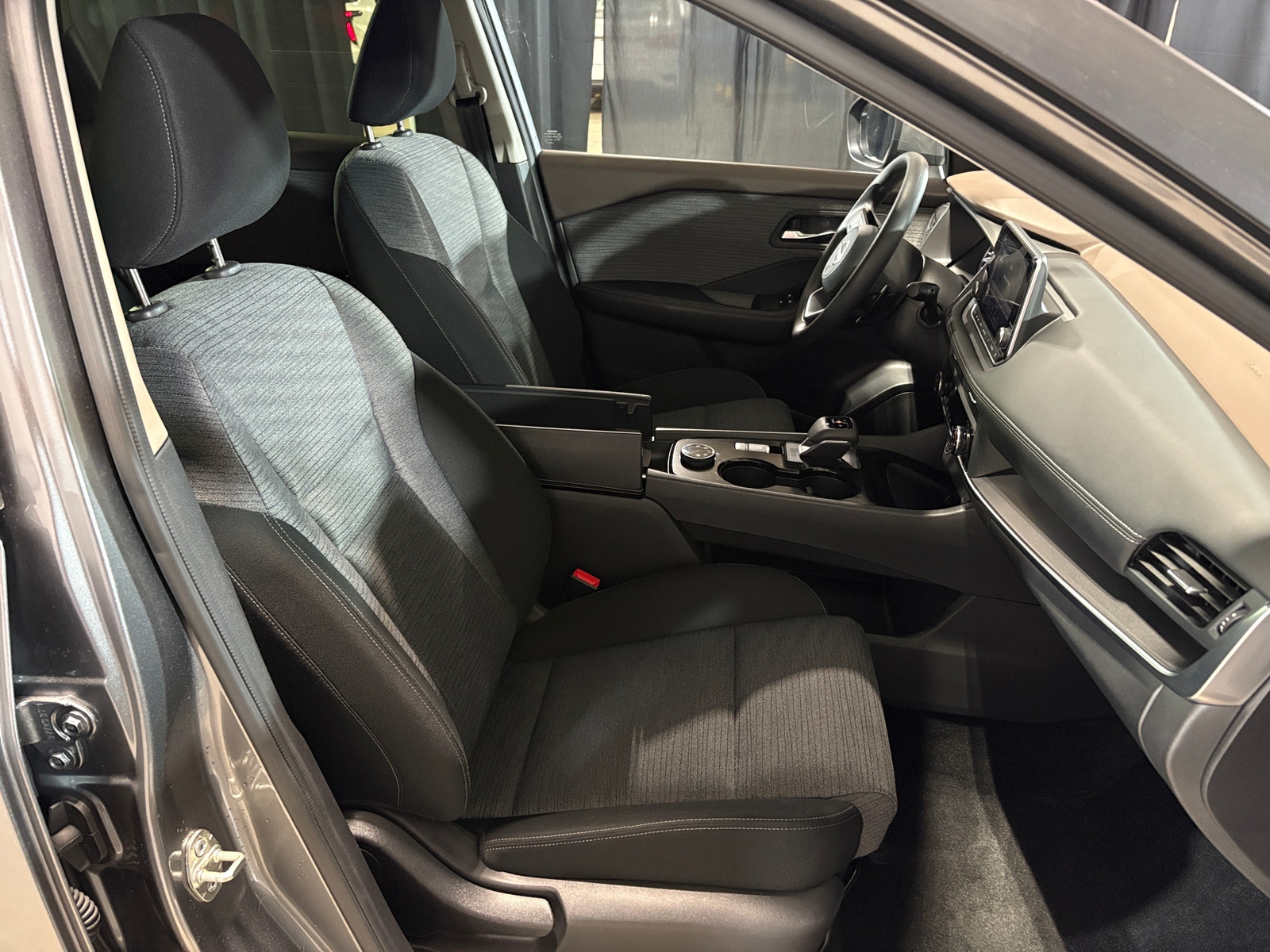 Thumbnail: 2023 Nissan Rogue - 2