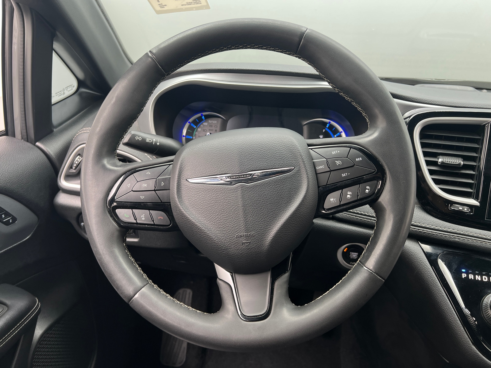 Thumbnail: 2022 Chrysler Pacifica - 4