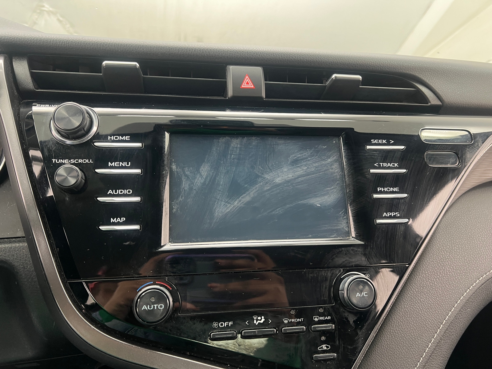 Thumbnail: 2019 Toyota Camry - 3